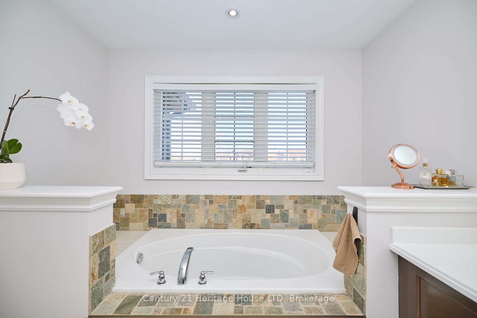 680 Brian Street Property Photo 17