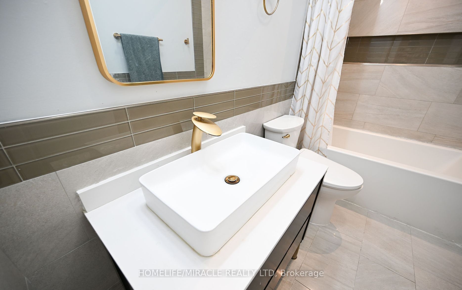 150 Main Street W 715 Property Photo 22