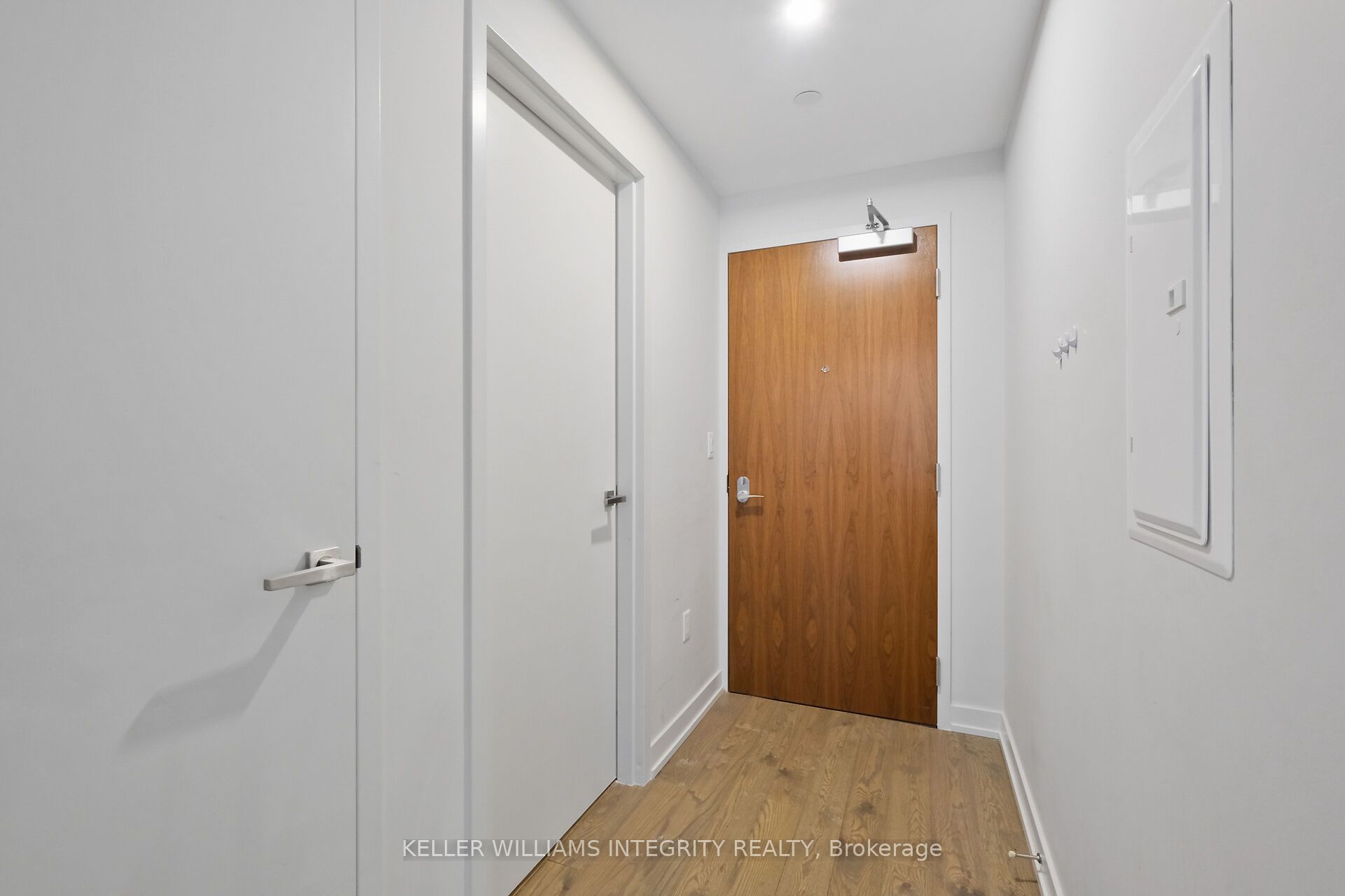 101 Queen Street N 1501 Property Photo 5