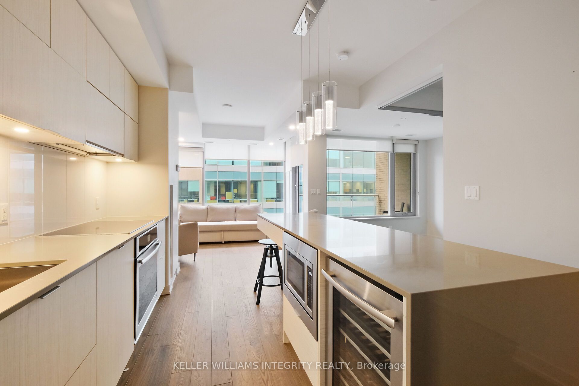 101 Queen Street N 1501 Property Photo 9