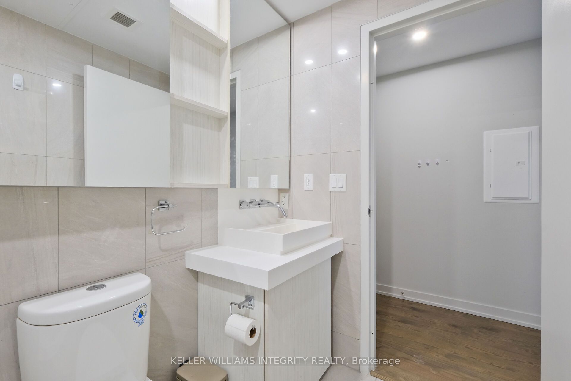 101 Queen Street N 1501 Property Photo 15