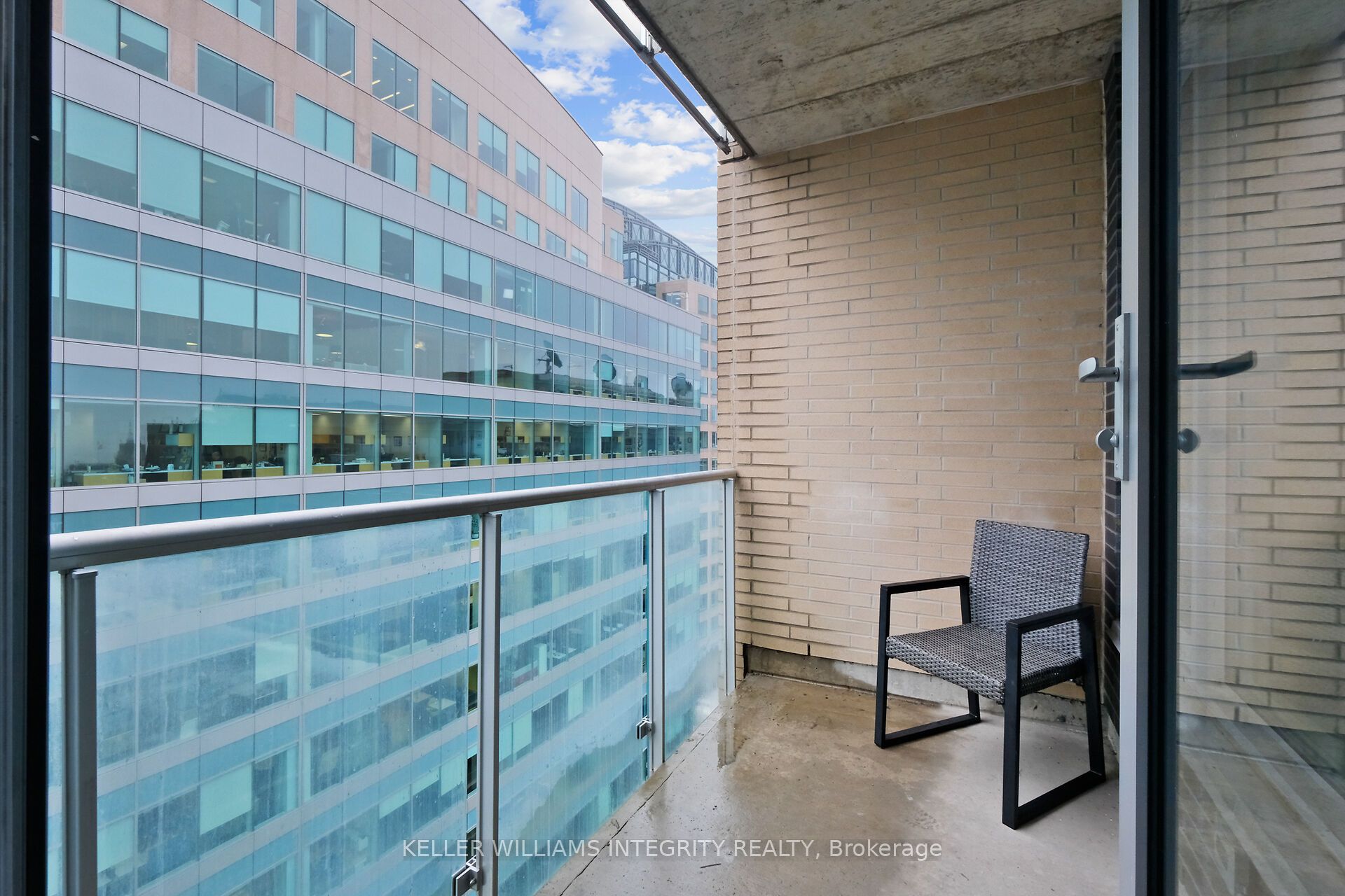 101 Queen Street N 1501 Property Photo 19