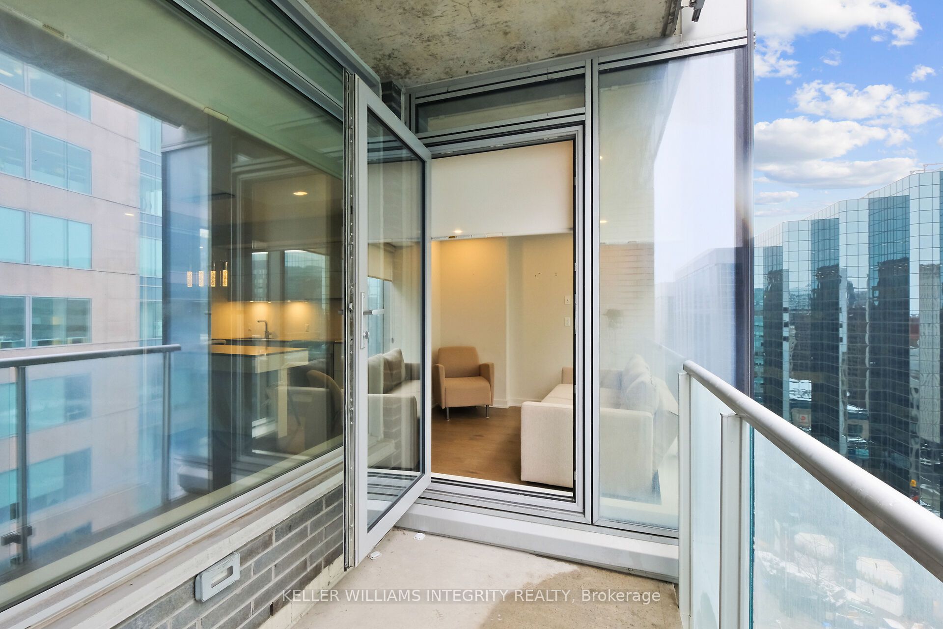101 Queen Street N 1501 Property Photo 21
