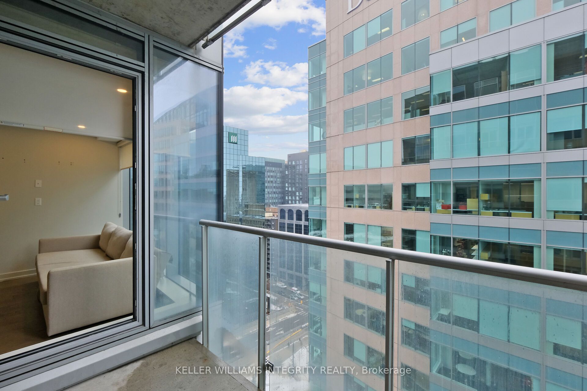 101 Queen Street N 1501 Property Photo 27