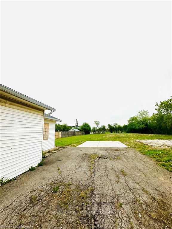148 Green Road Property Photo 5