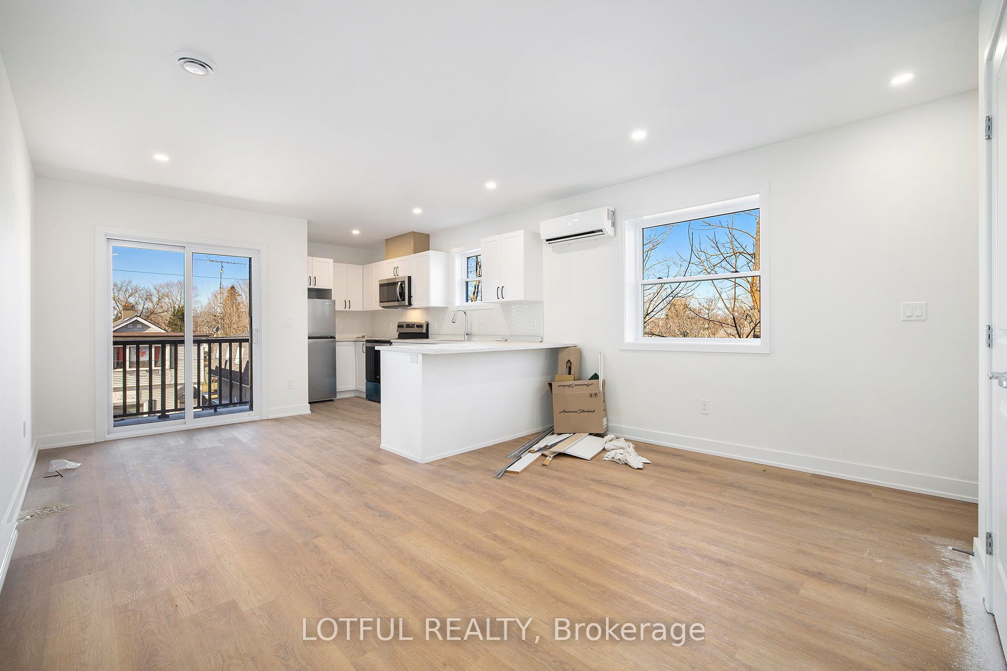 131 Gore Street E Property Photo 5