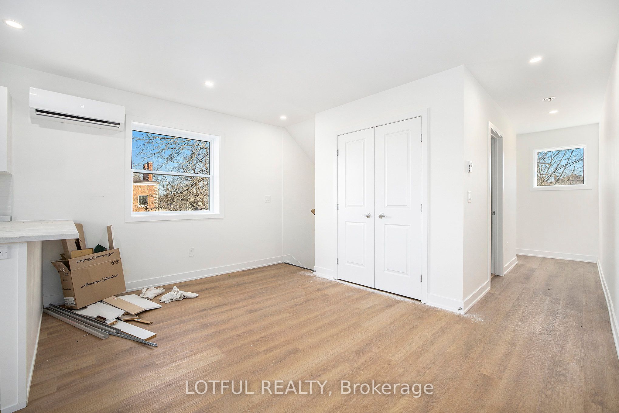 131 Gore Street E Property Photo 6