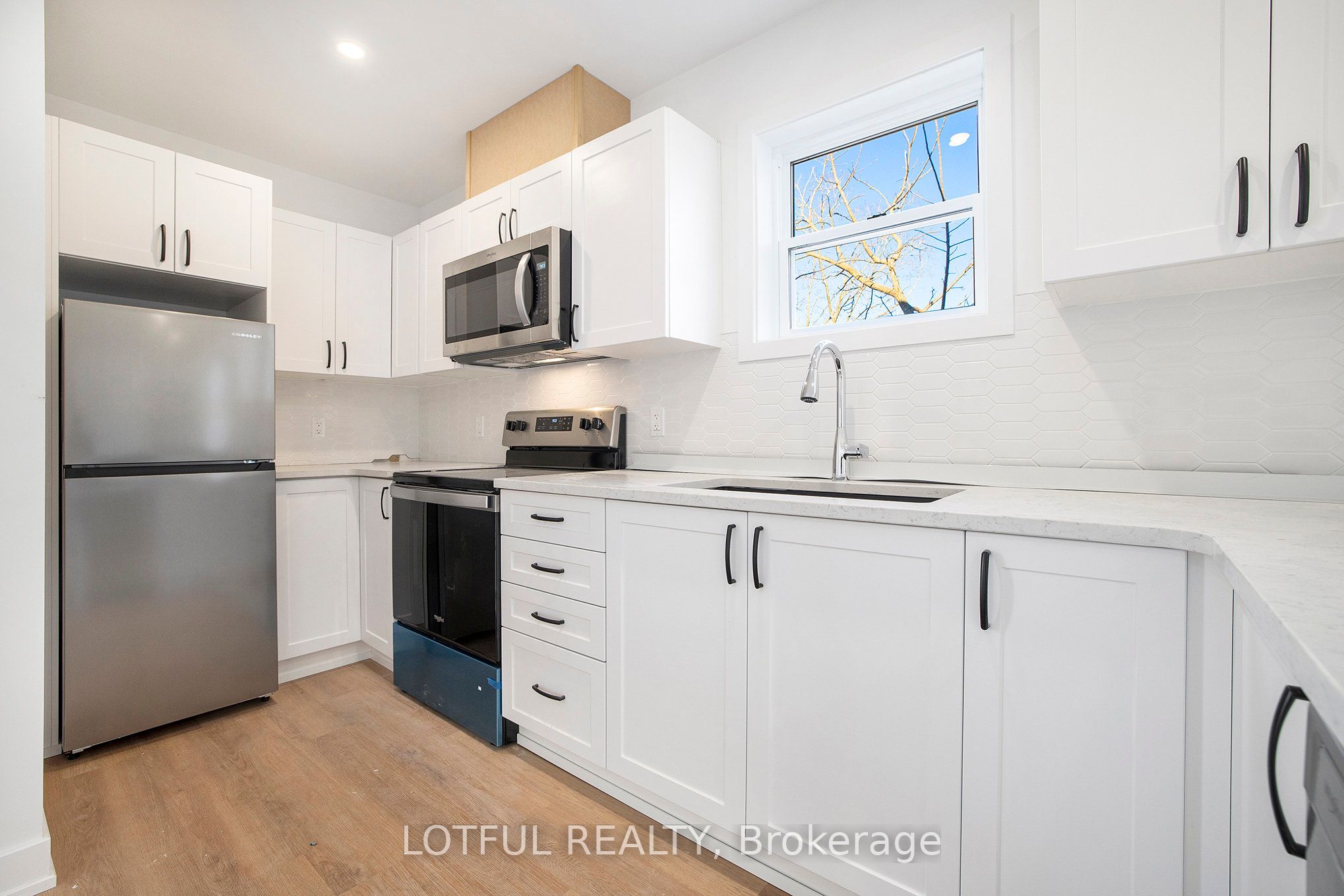 131 Gore Street E Property Photo 7