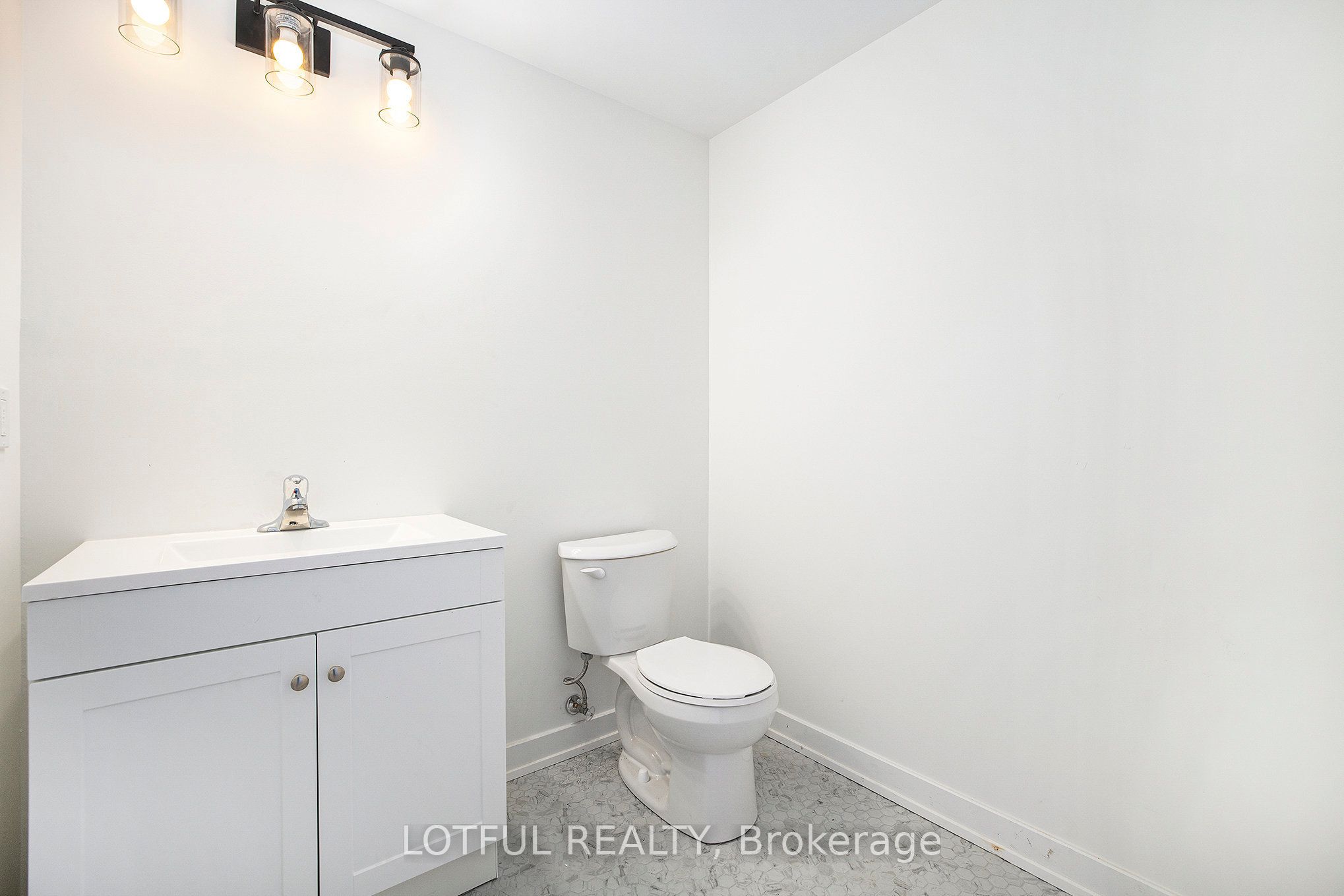 131 Gore Street E Property Photo 9