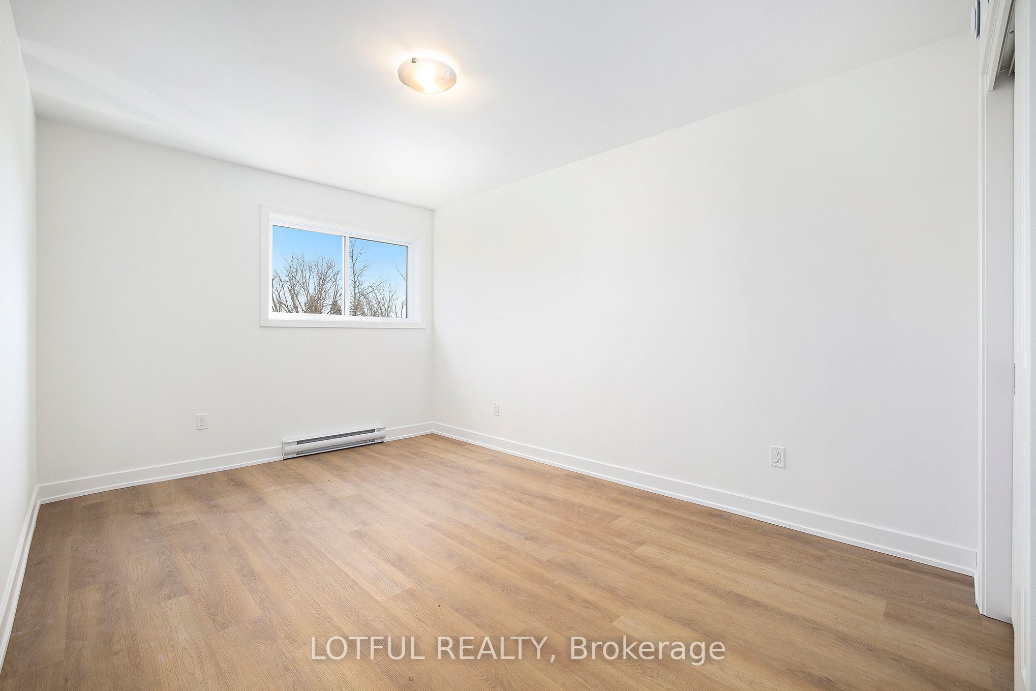 131 Gore Street E Property Photo 10