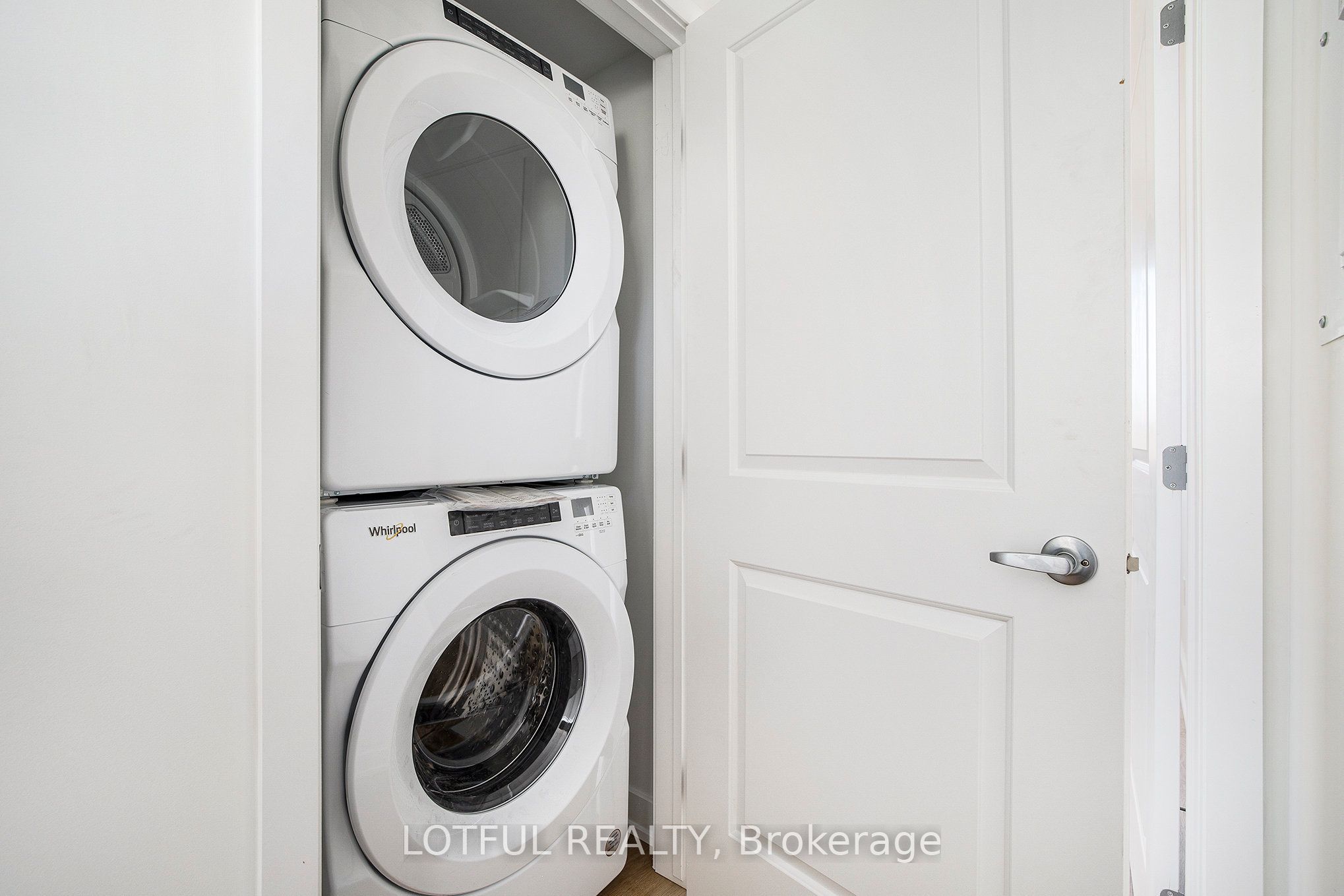 131 Gore Street E Property Photo 11