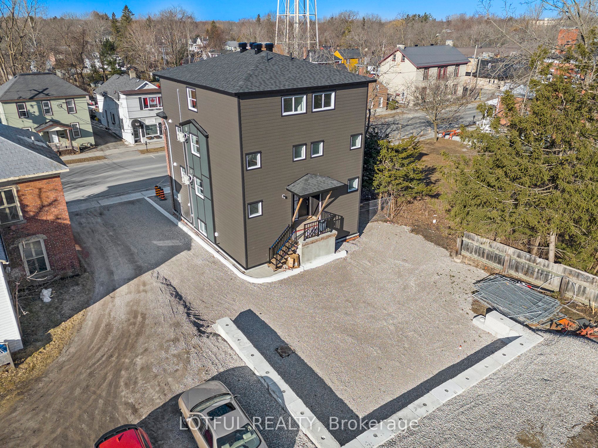 131 Gore Street E Property Photo 14