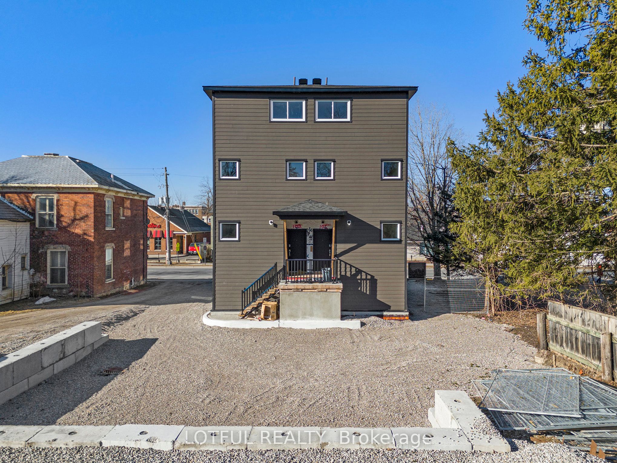 131 Gore Street E Property Photo 15