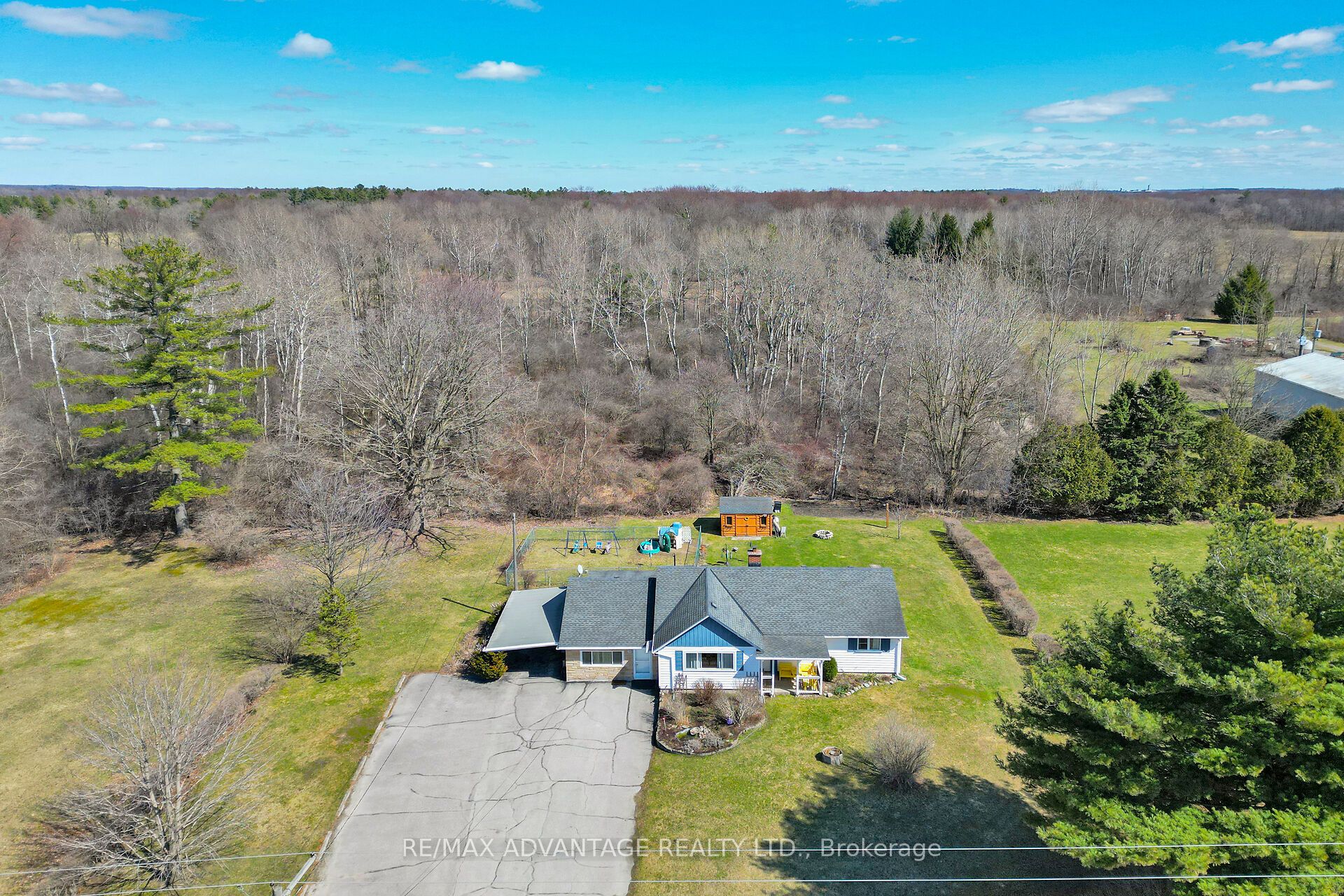 2678 Dorchester Road Property Photo 2