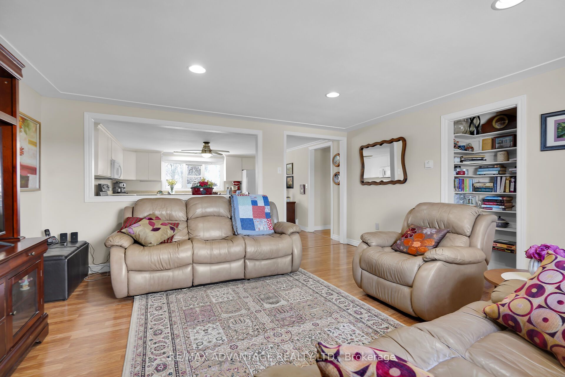 2678 Dorchester Road Property Photo 7