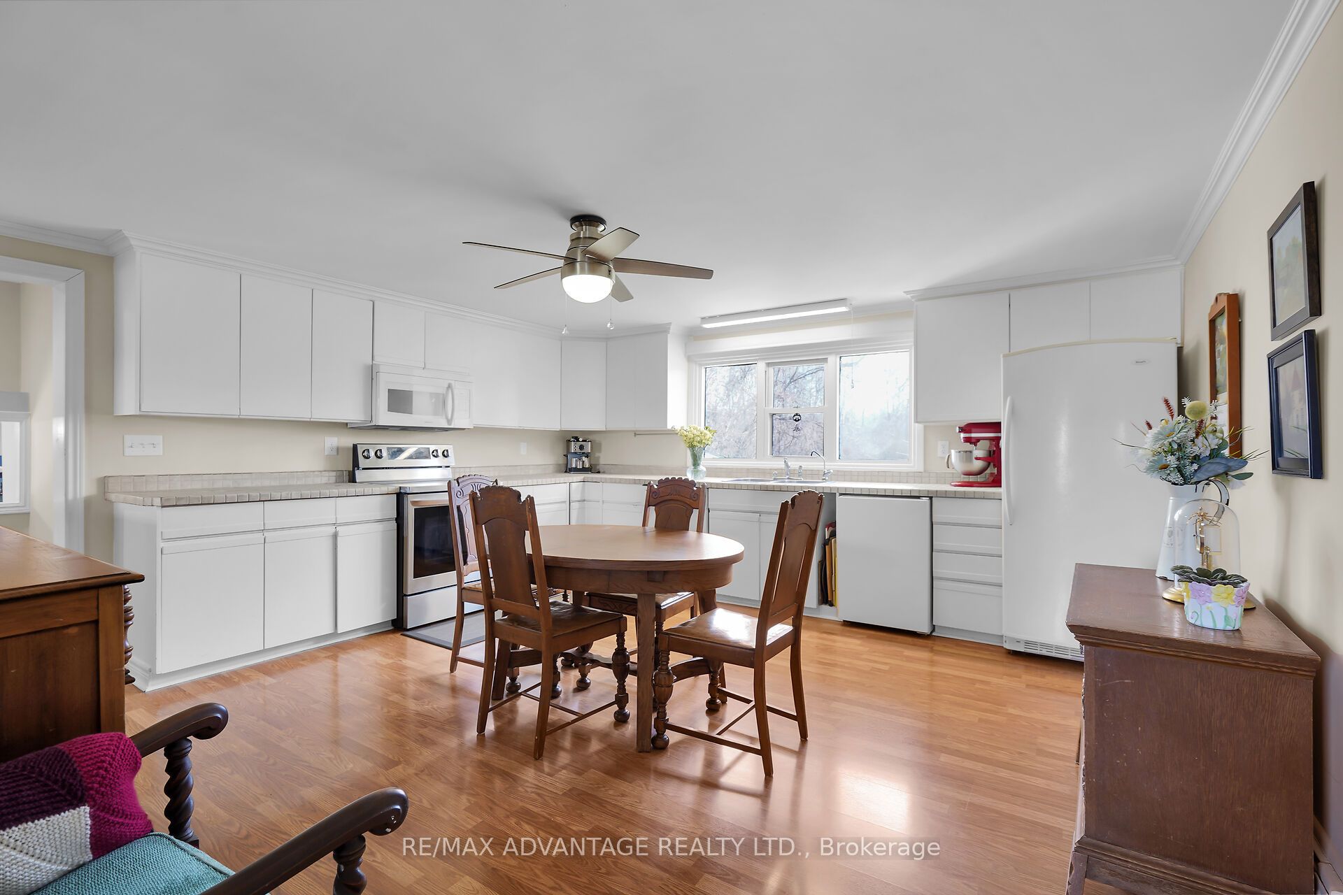 2678 Dorchester Road Property Photo 10