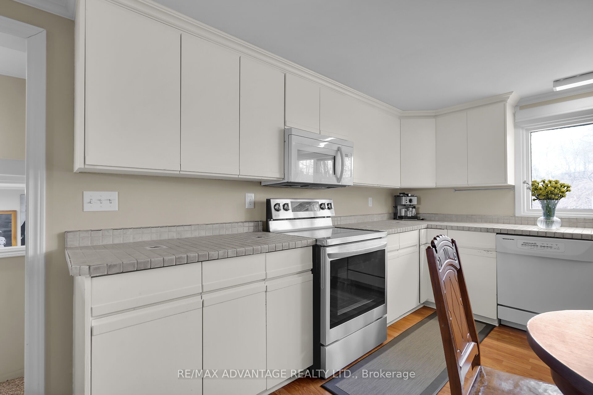 2678 Dorchester Road Property Photo 11