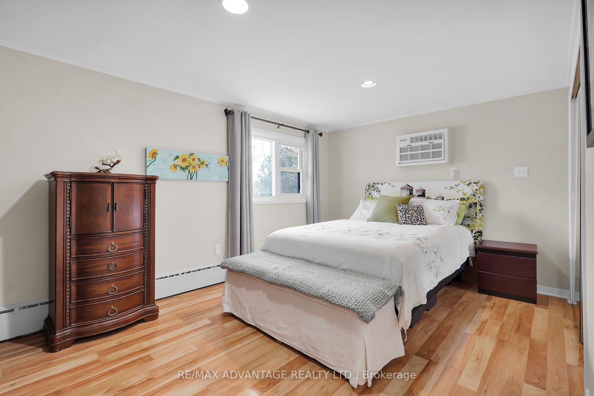 2678 Dorchester Road Property Photo 15