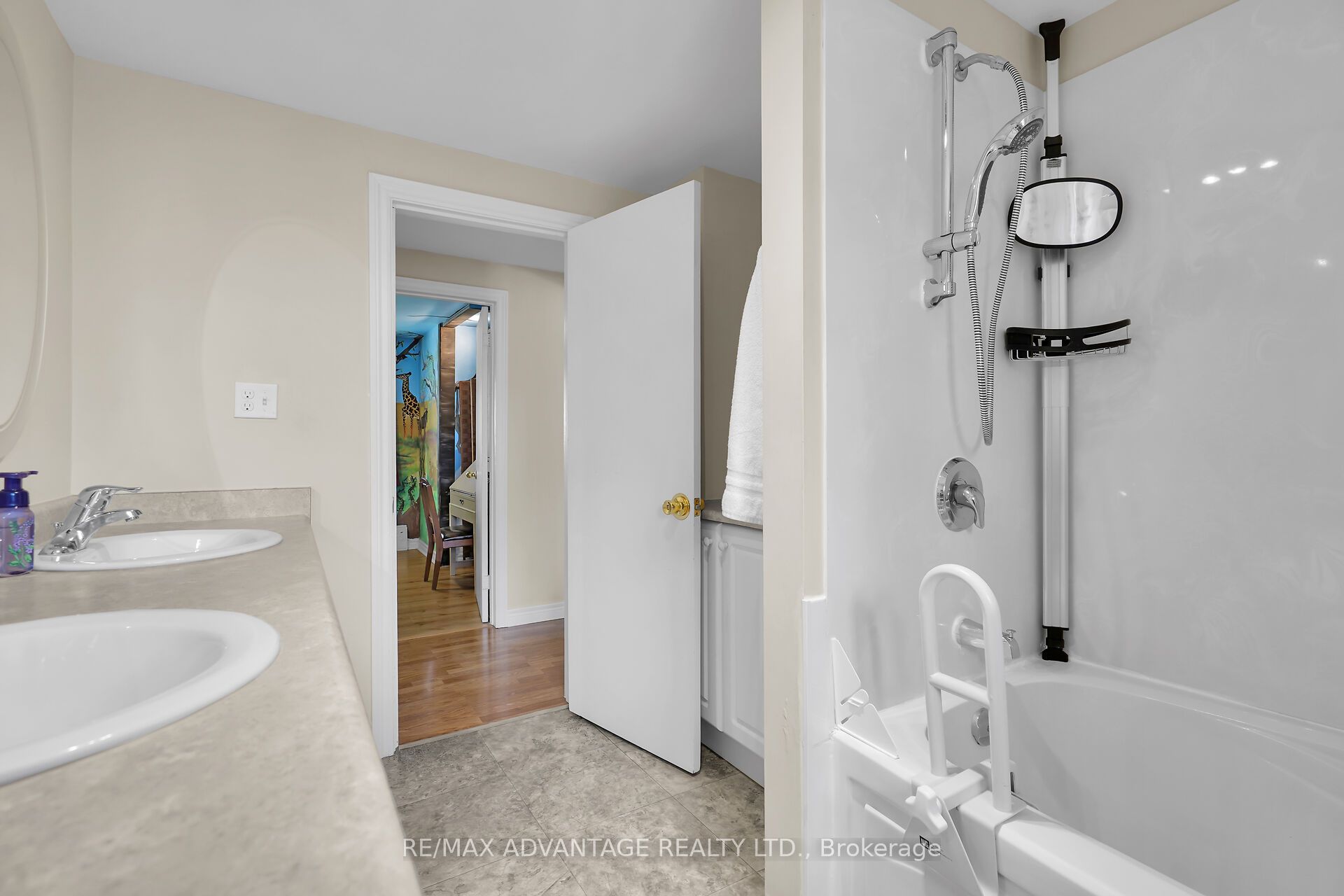 2678 Dorchester Road Property Photo 23