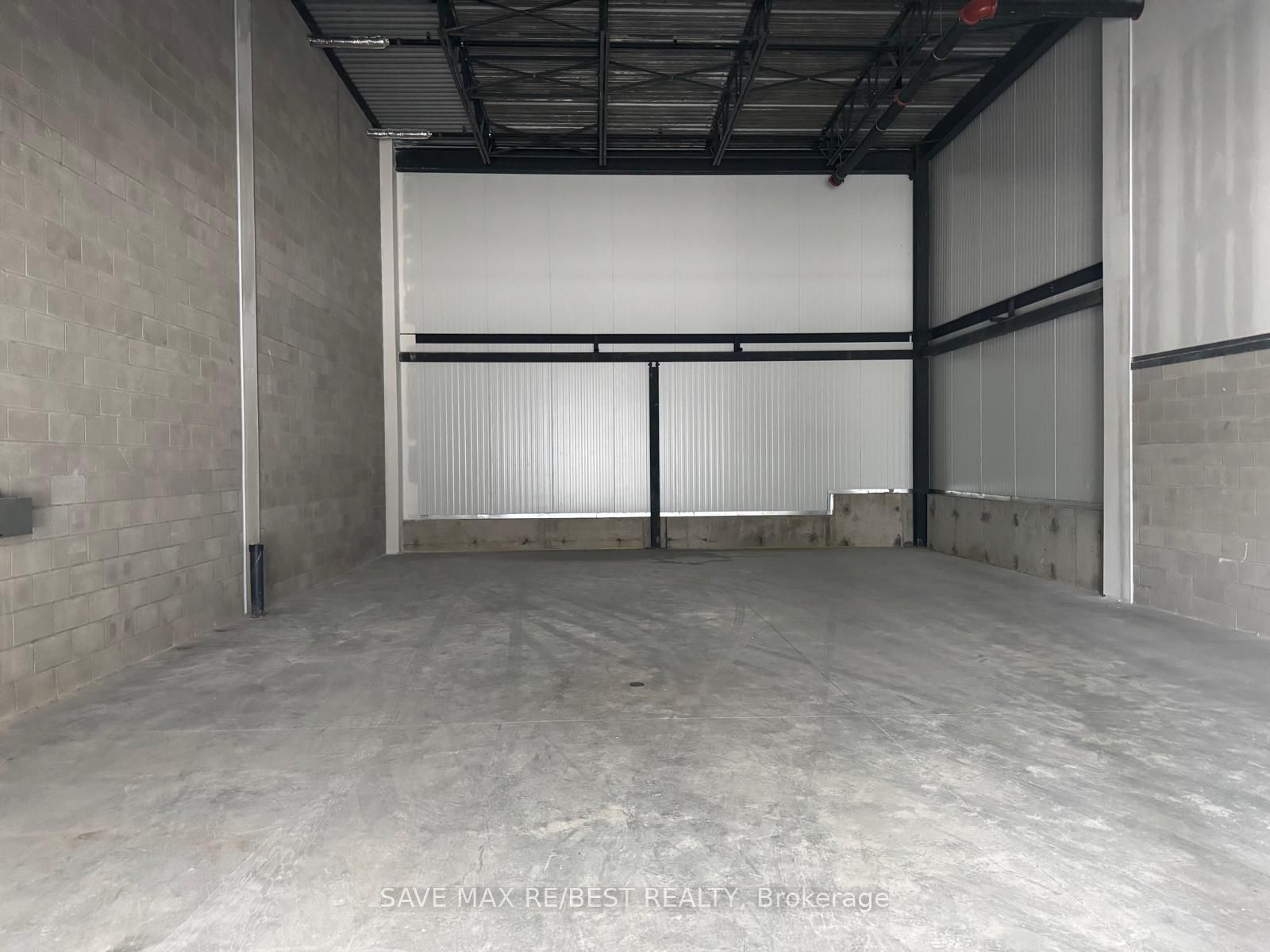 #block 5 - 591 Hanlon Creek Boulevard Property Photo 5
