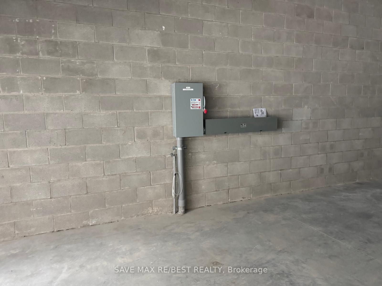 #block 5 - 591 Hanlon Creek Boulevard Property Photo 9