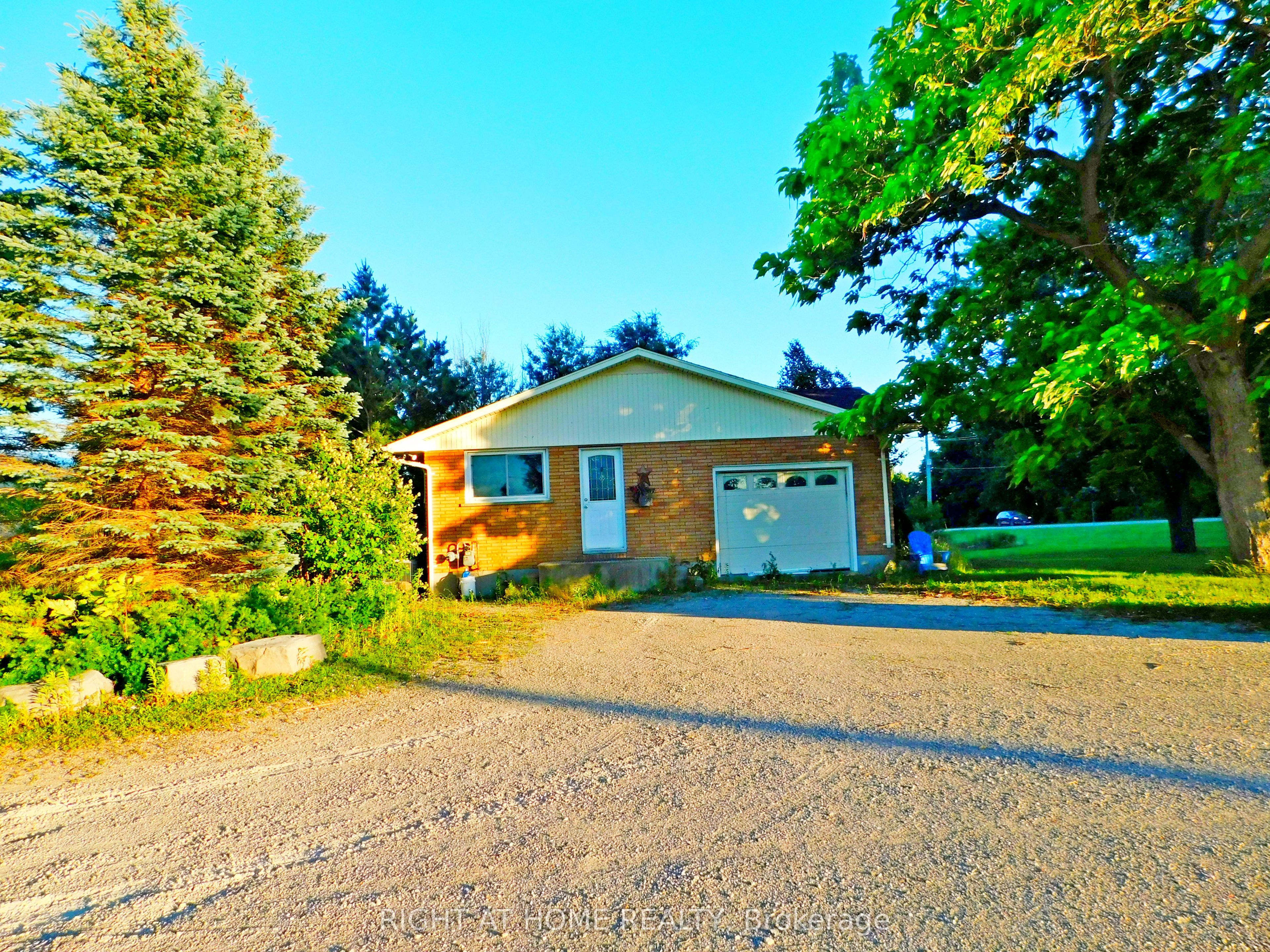 2492 24 Highway Property Photo 13