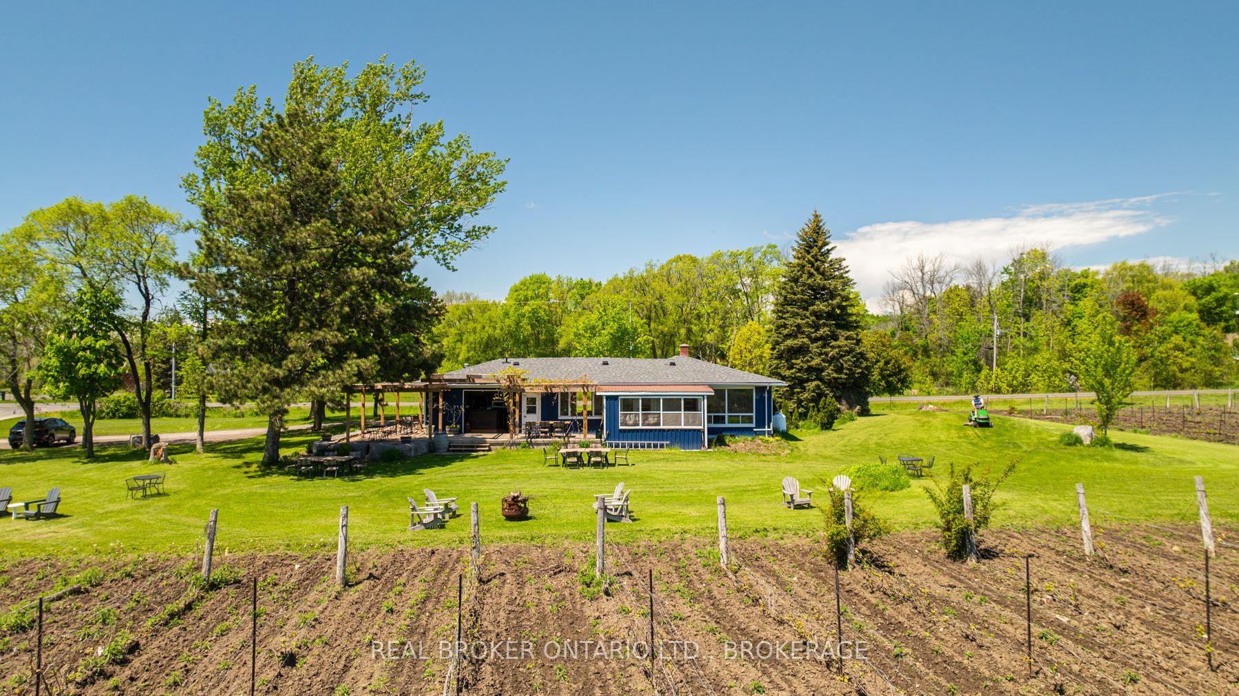 9656 Loyalist Parkway Property Photo 1