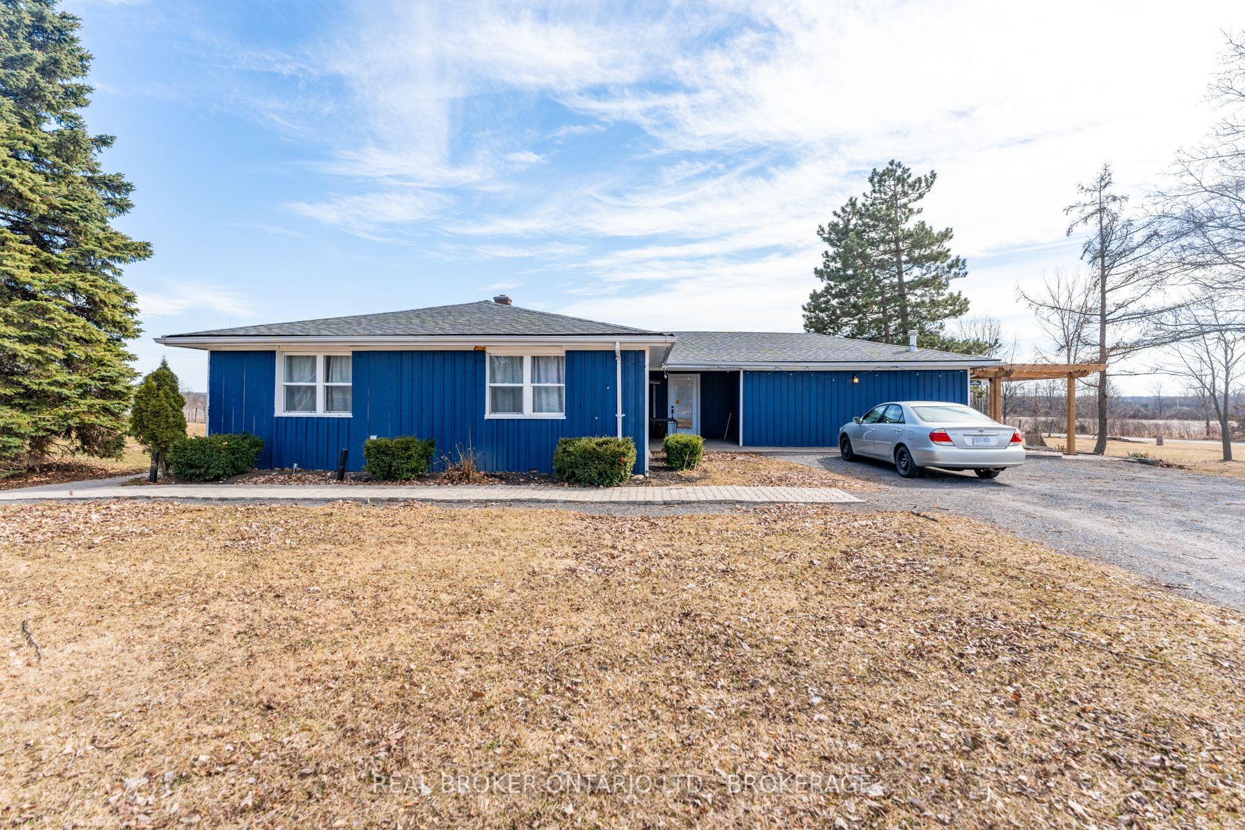 9656 Loyalist Parkway Property Photo 1