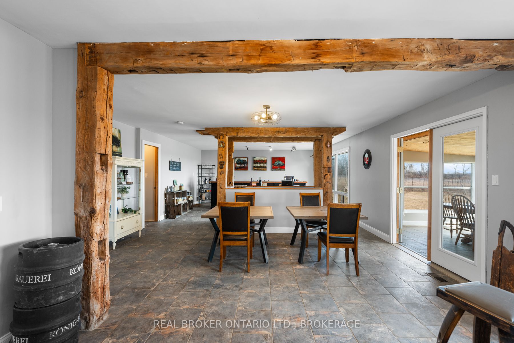 9656 Loyalist Parkway Property Photo 6