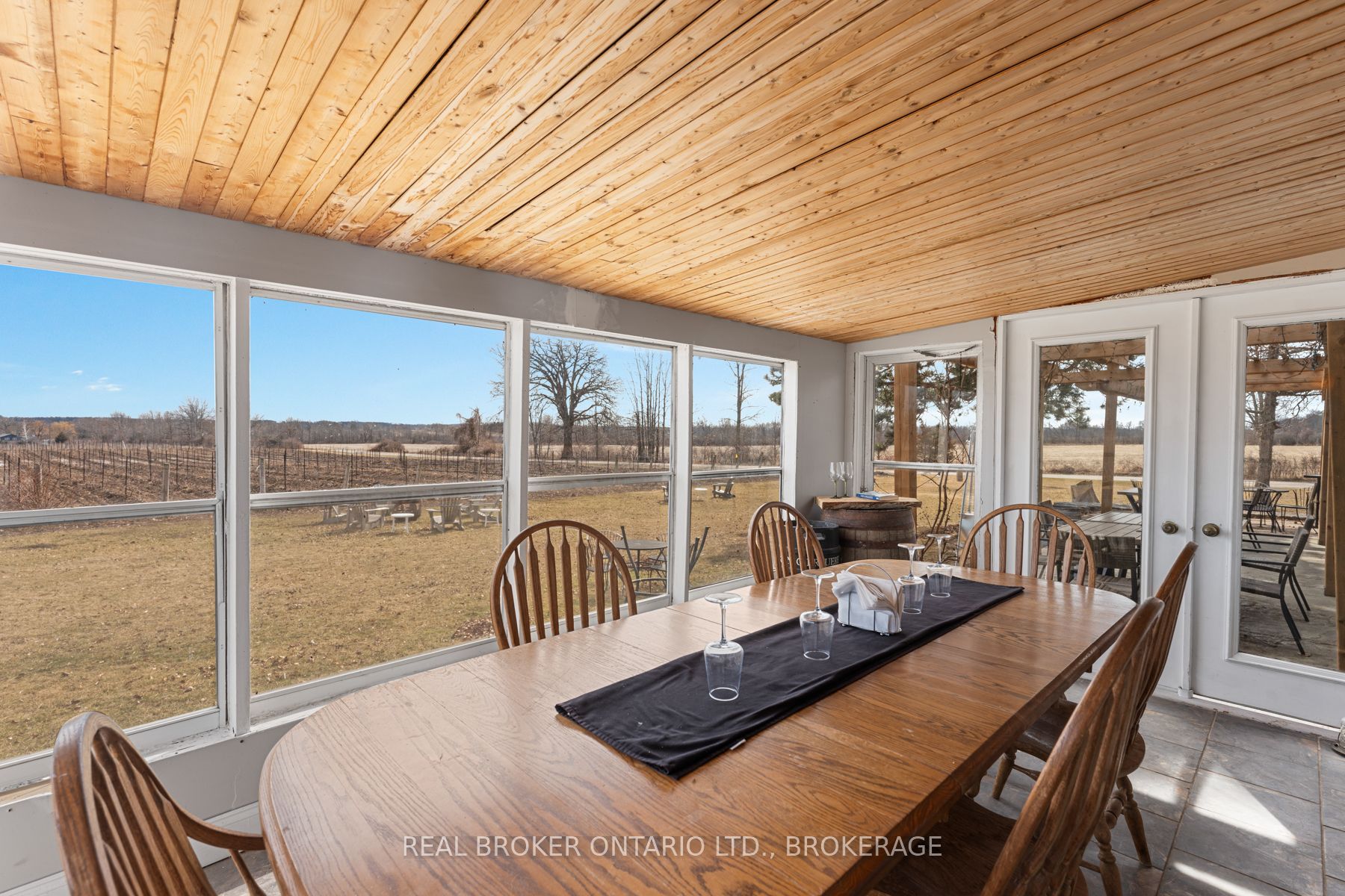 9656 Loyalist Parkway Property Photo 10