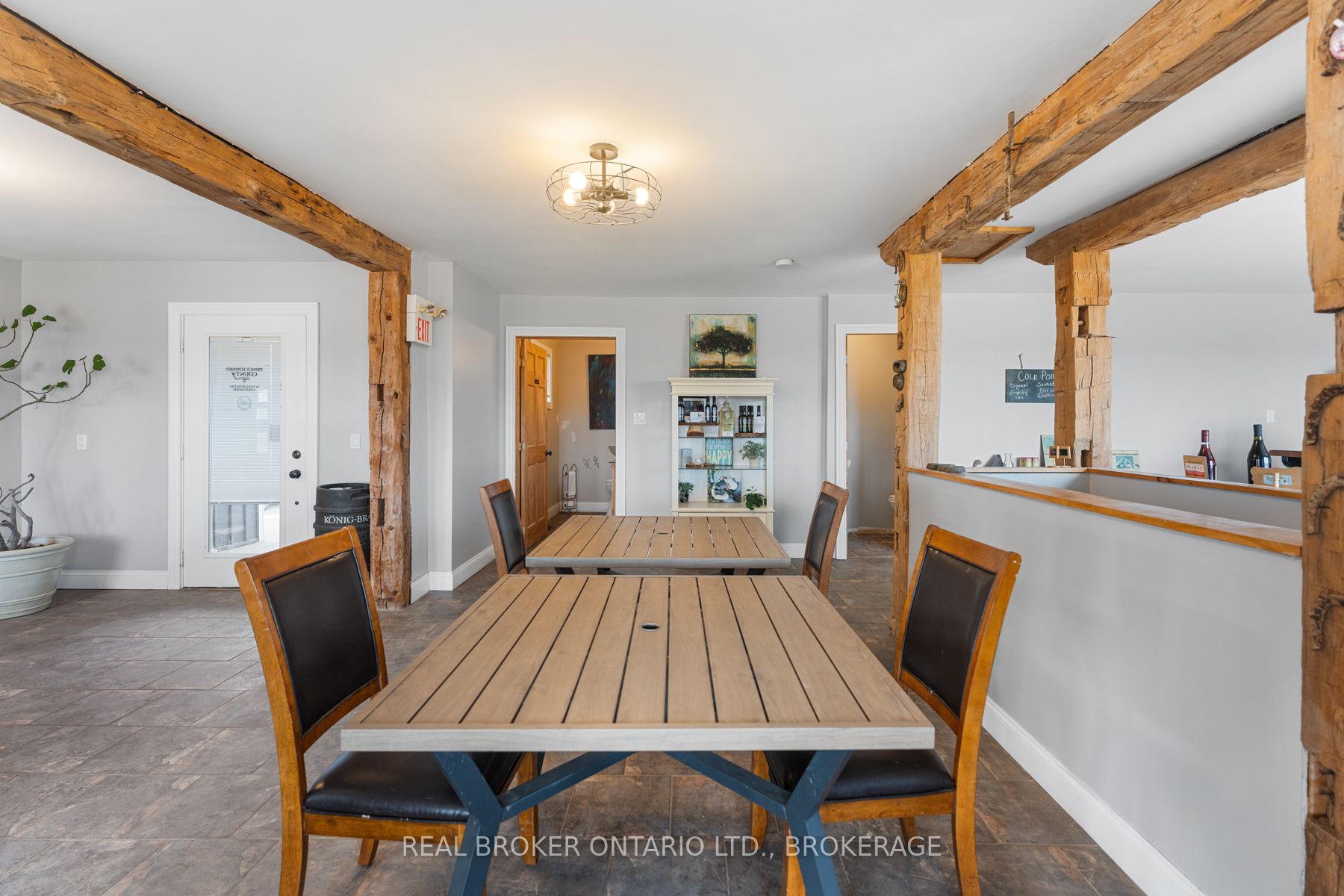 9656 Loyalist Parkway Property Photo 12