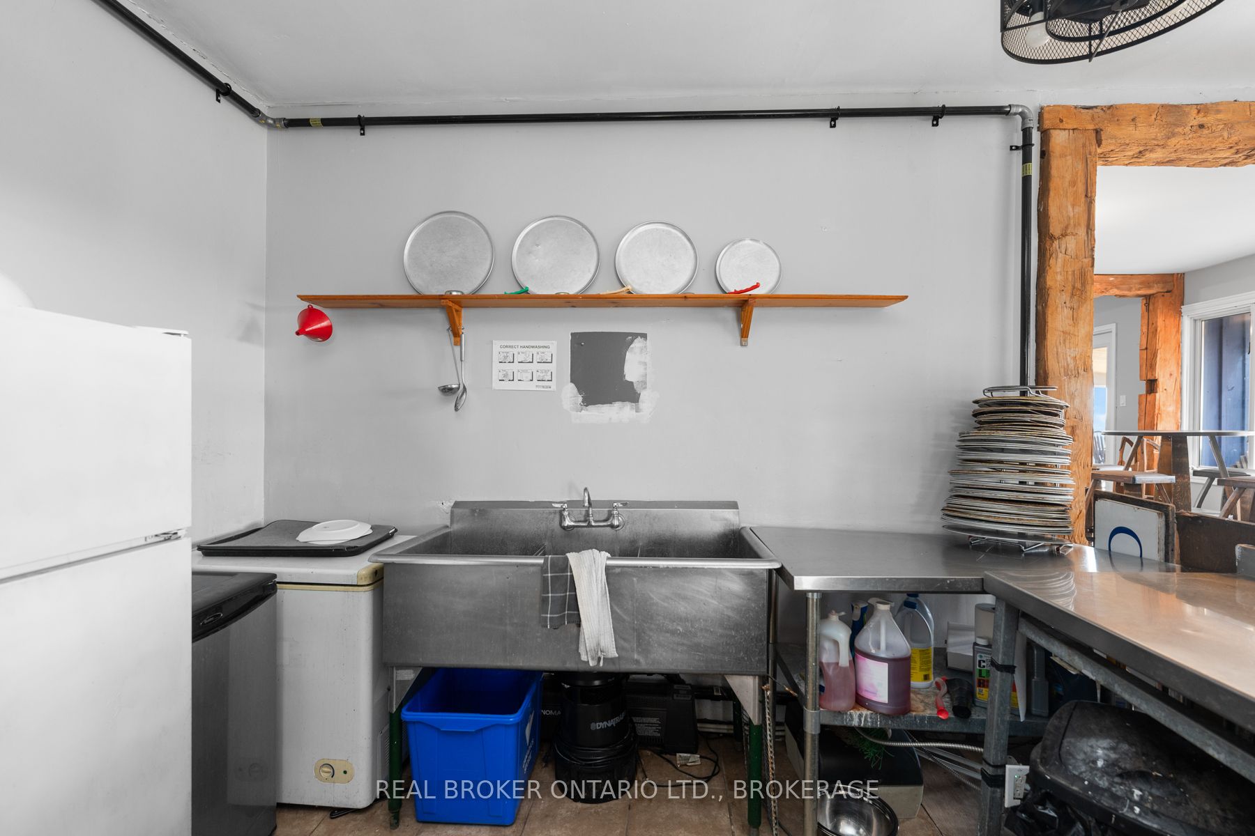 9656 Loyalist Parkway Property Photo 12