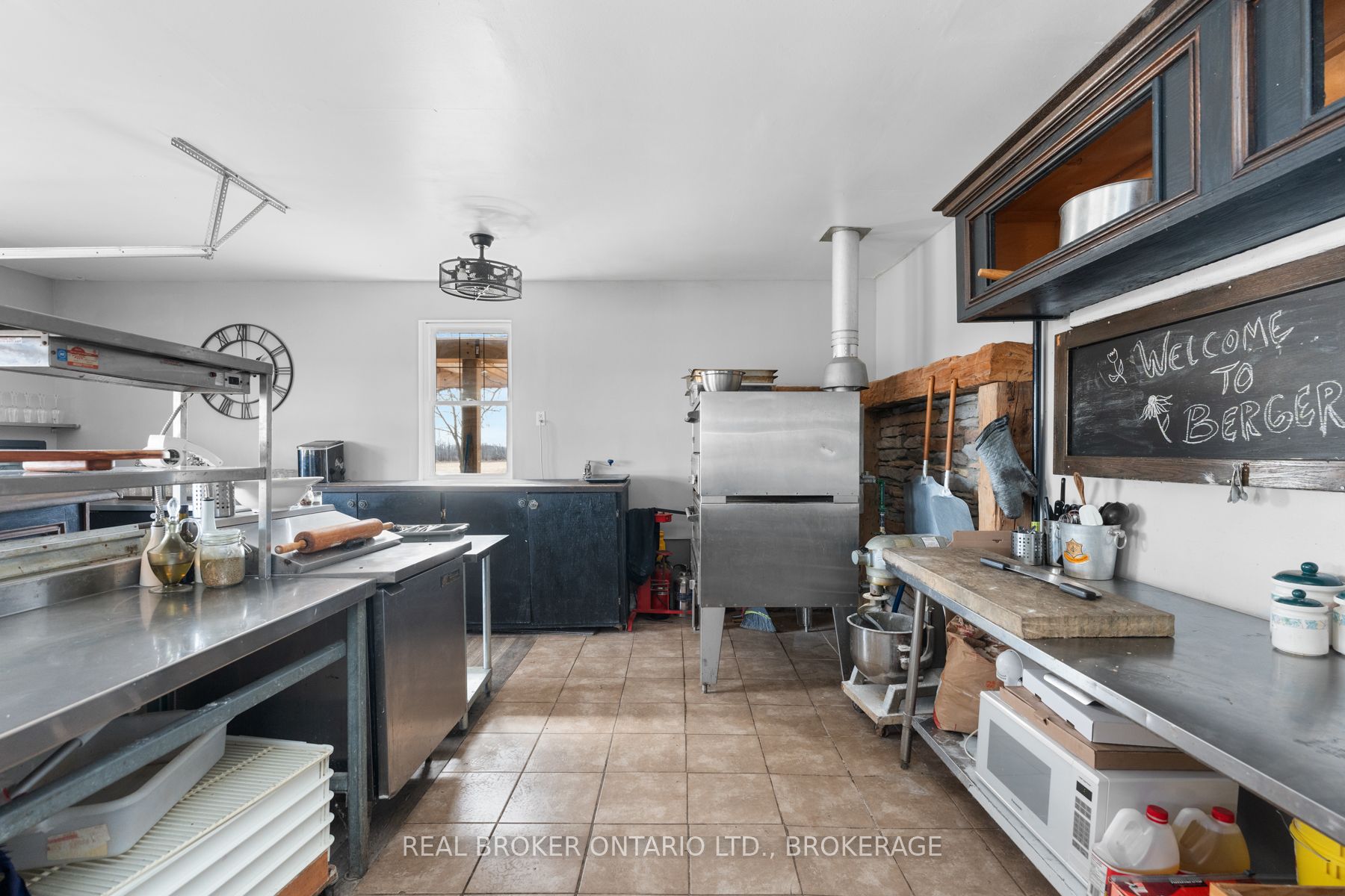9656 Loyalist Parkway Property Photo 13