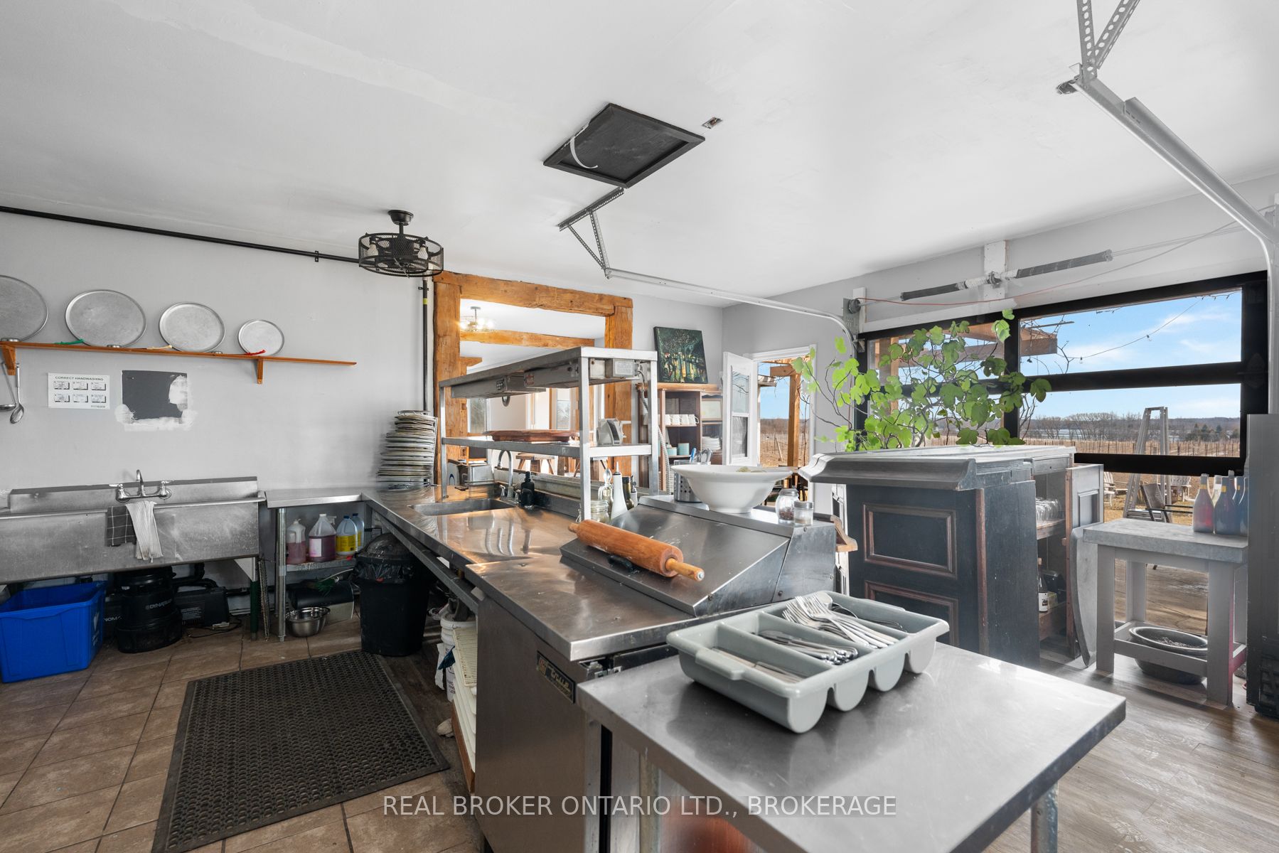 9656 Loyalist Parkway Property Photo 16