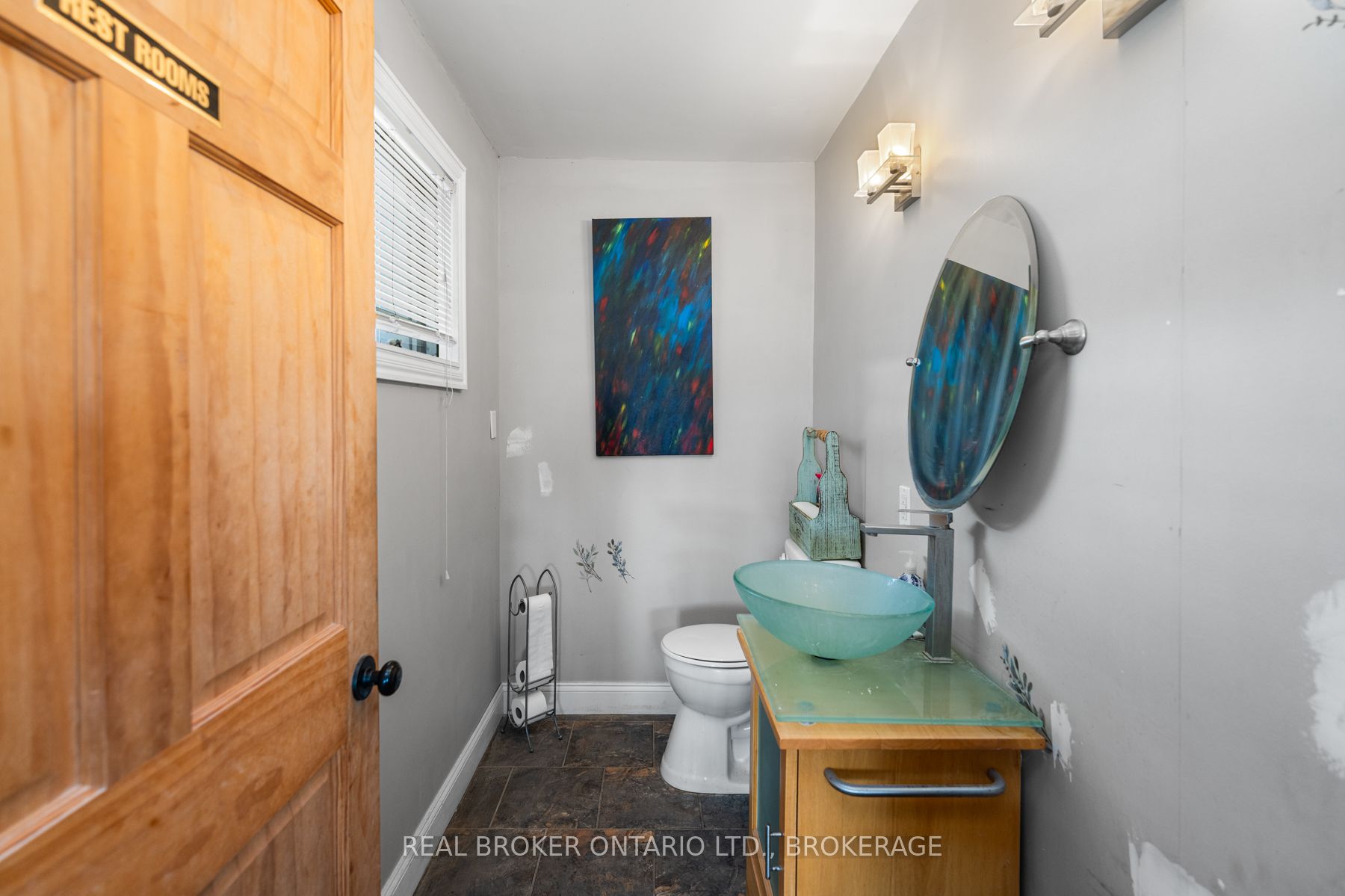 9656 Loyalist Parkway Property Photo 17
