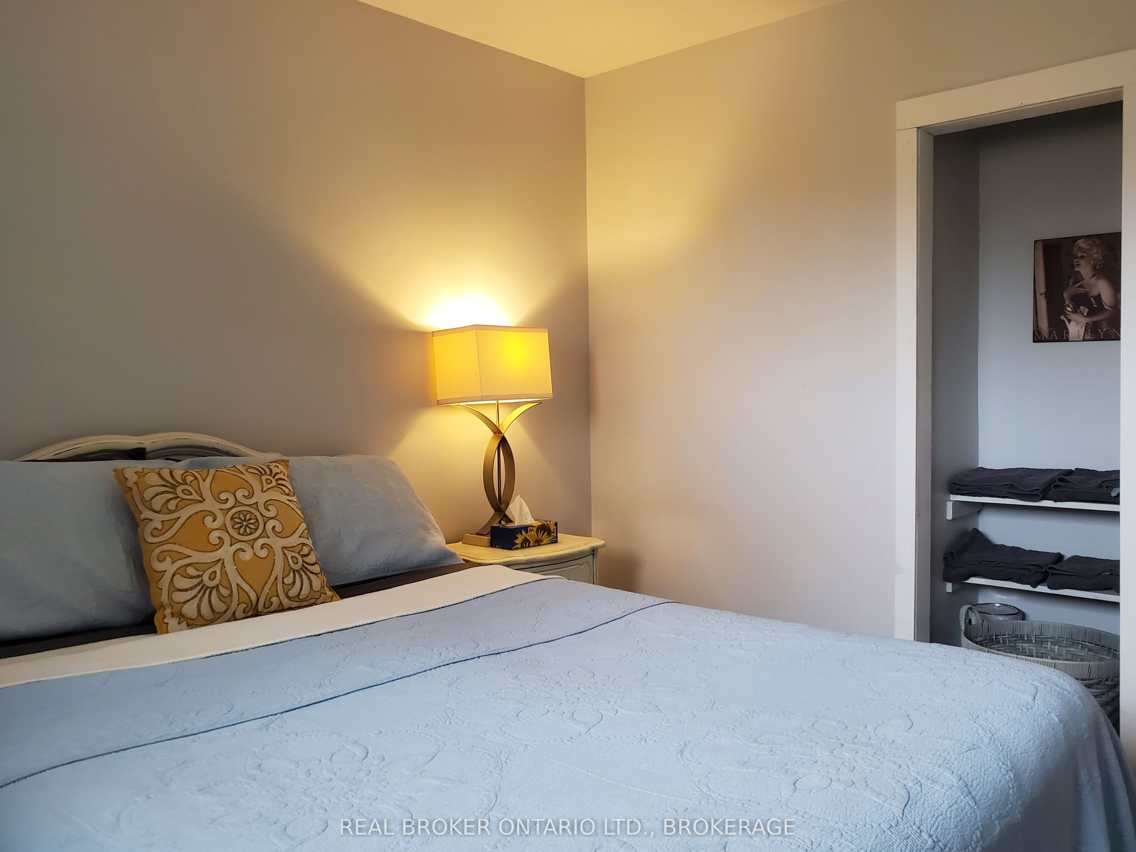 9656 Loyalist Parkway Property Photo 20