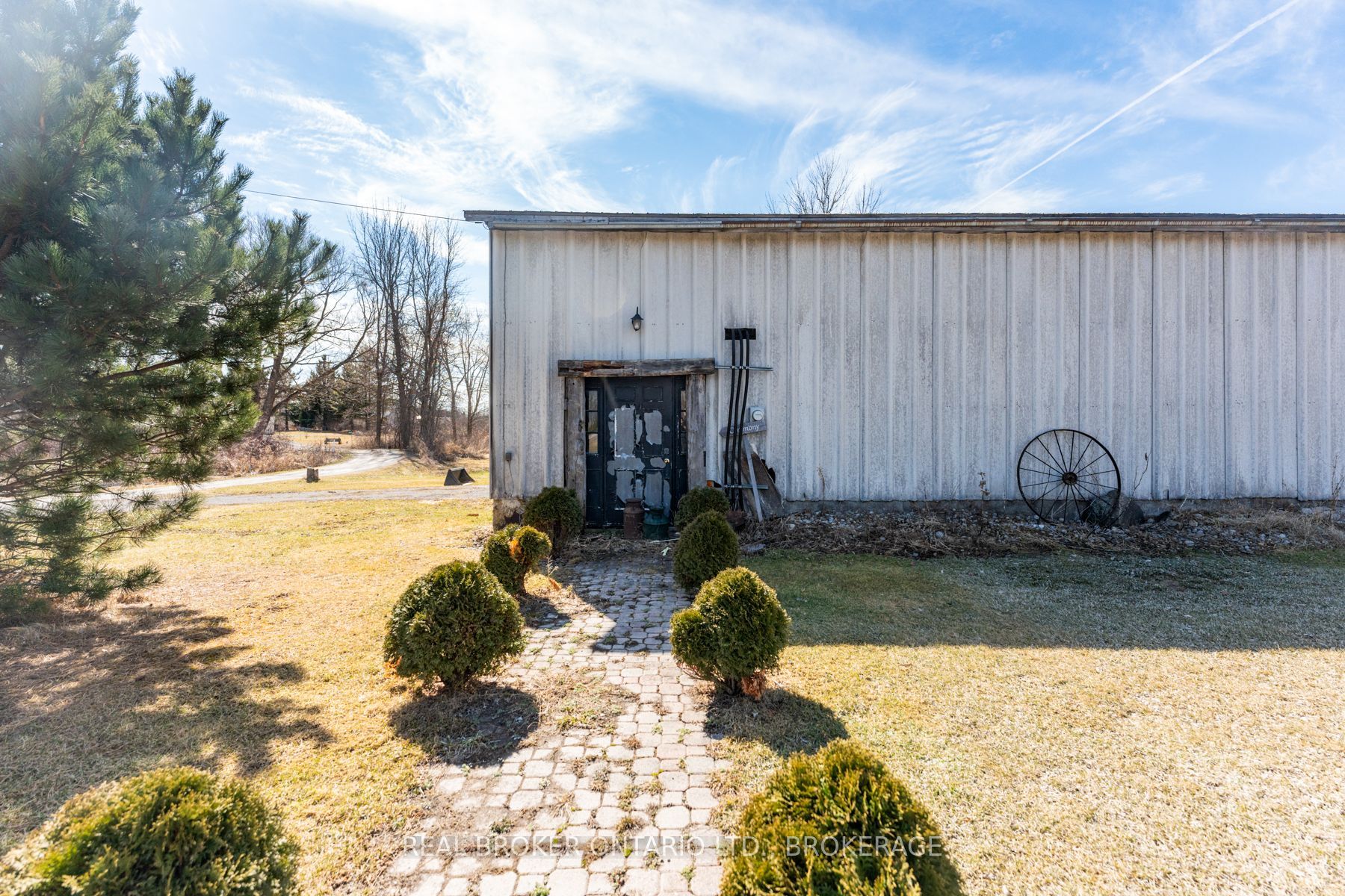 9656 Loyalist Parkway Property Photo 27