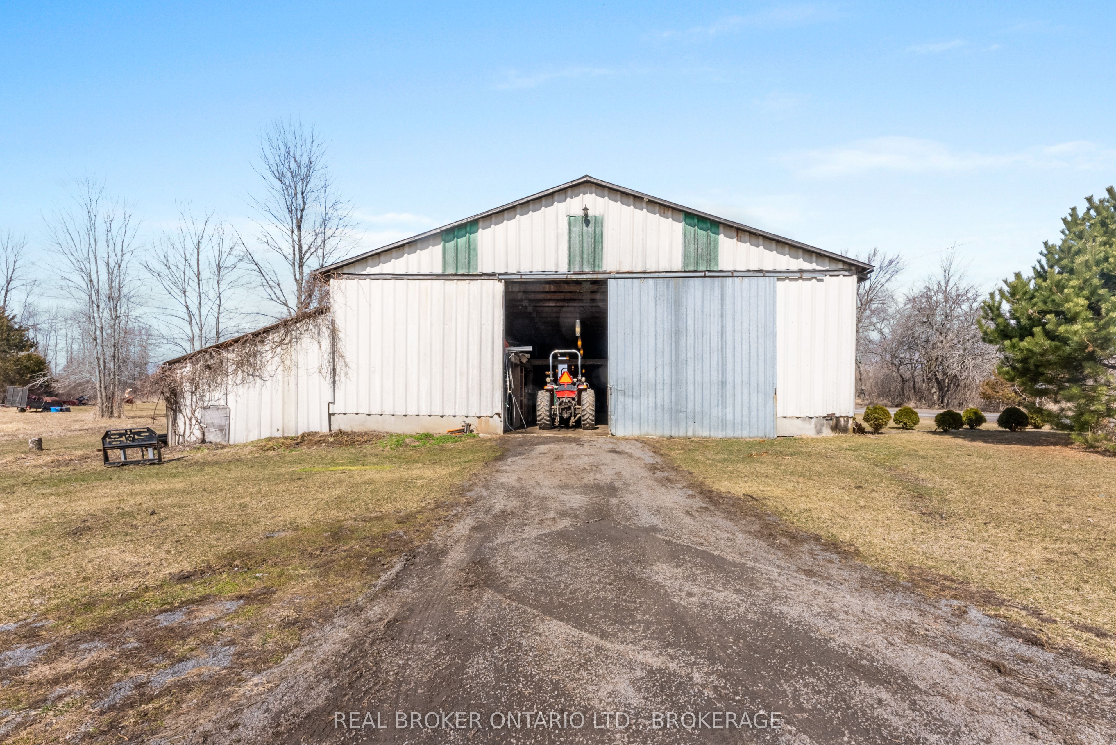 9656 Loyalist Parkway Property Photo 28