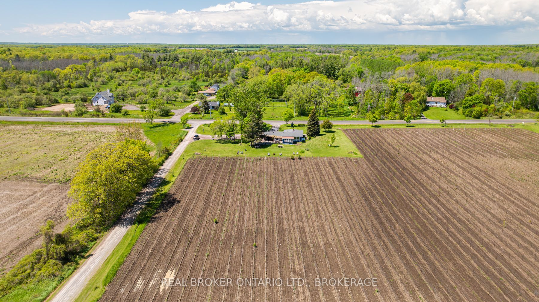 9656 Loyalist Parkway Property Photo 33