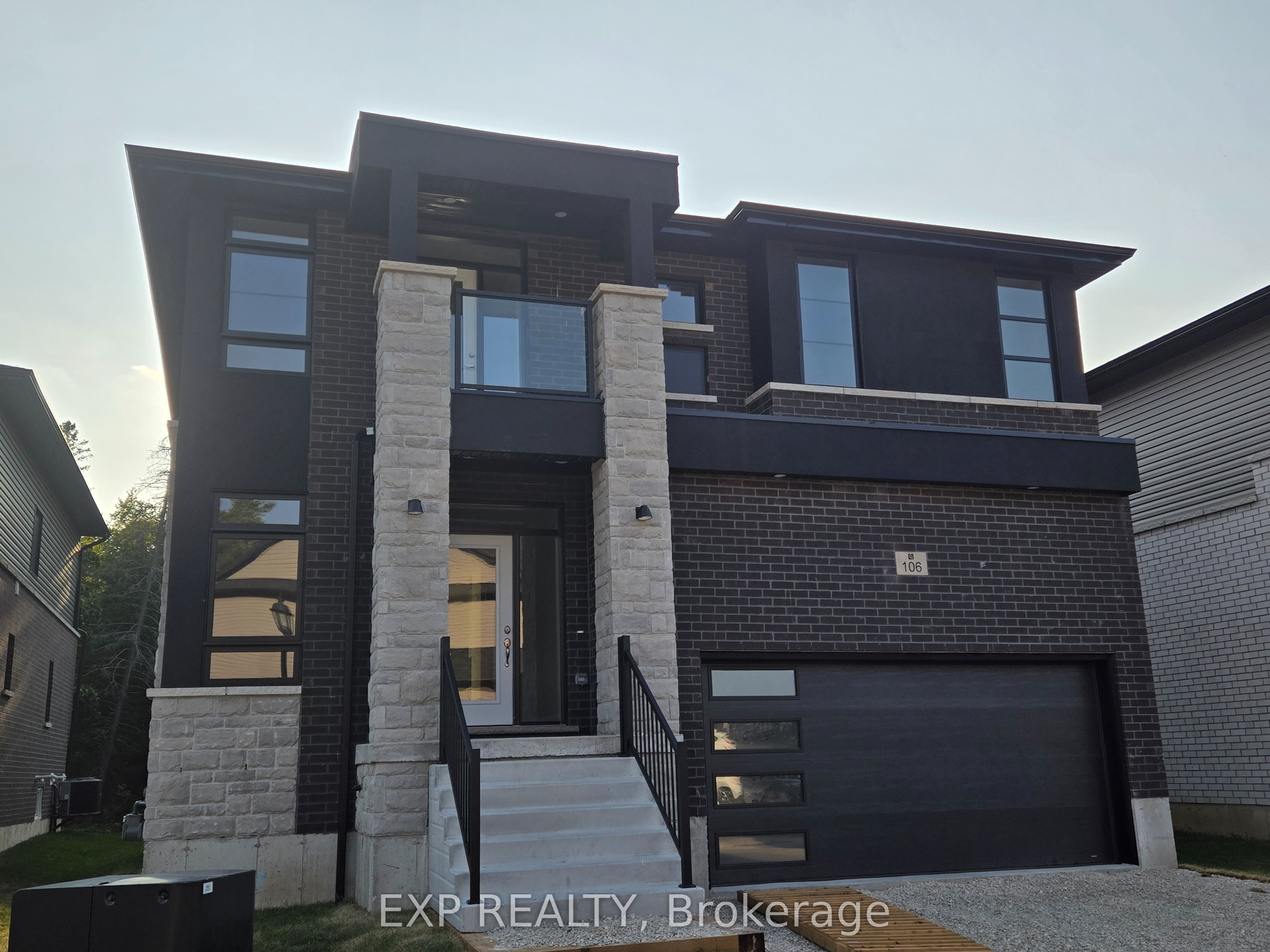 106 Seabastian Street Property Photo 2