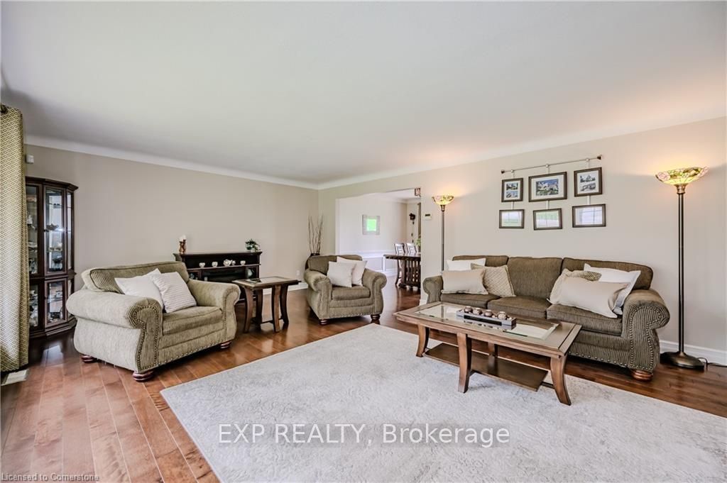 11 Coachman Crescent Property Photo 6