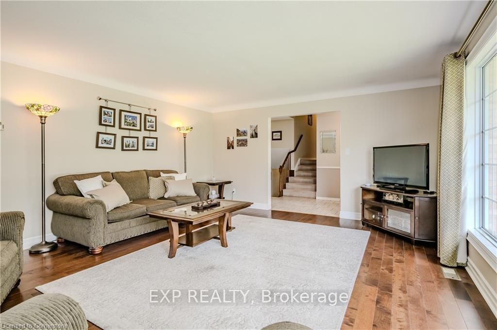 11 Coachman Crescent Property Photo 7