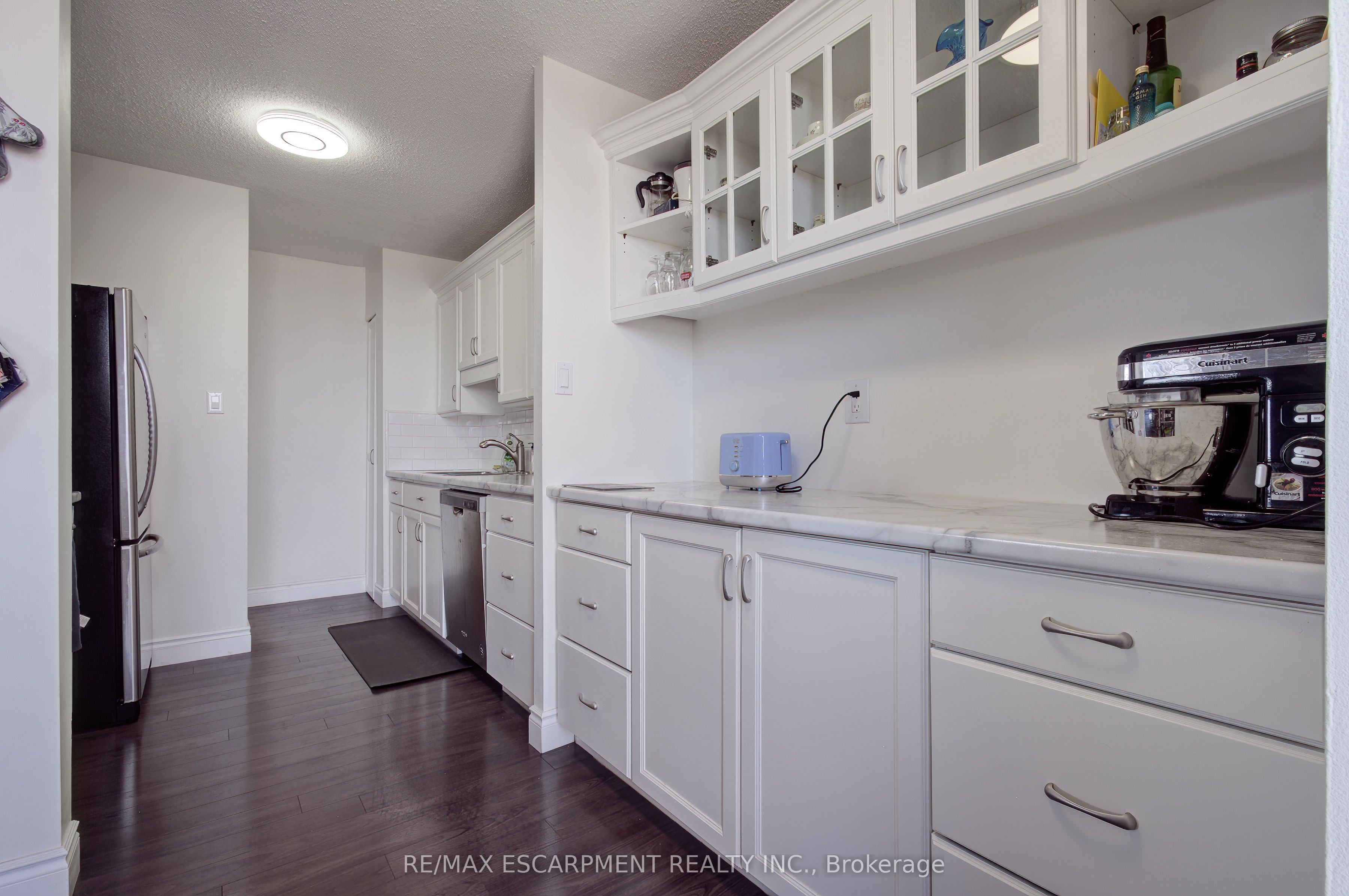 222 Jackson Street W 1406 Property Photo 6