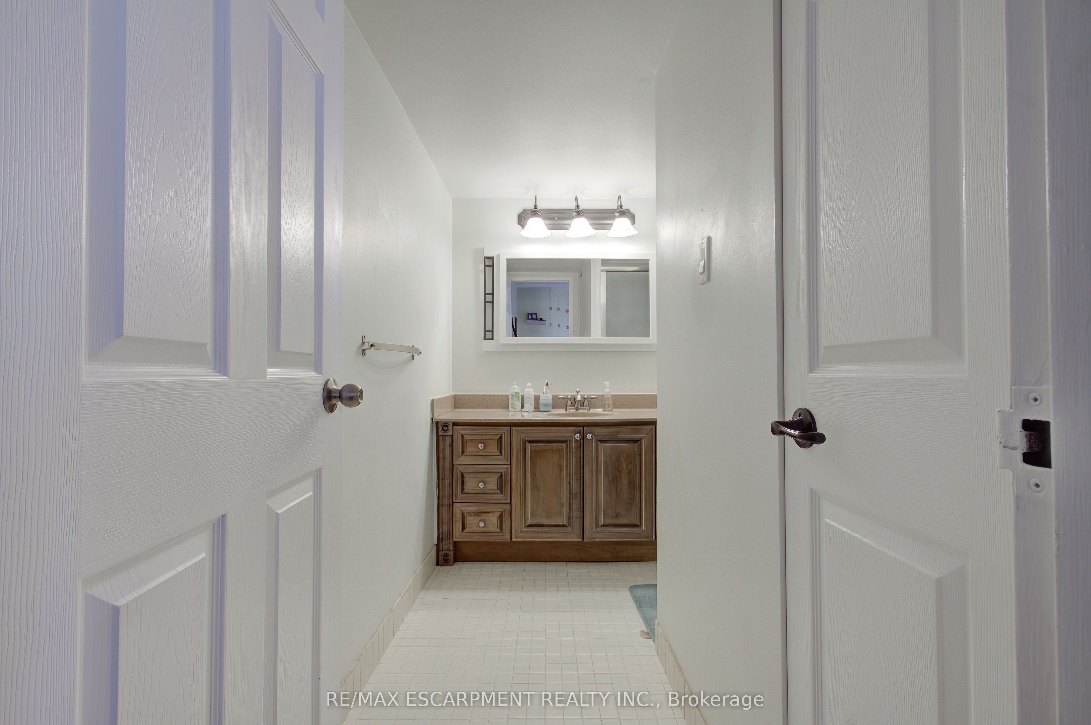 222 Jackson Street W 1406 Property Photo 26