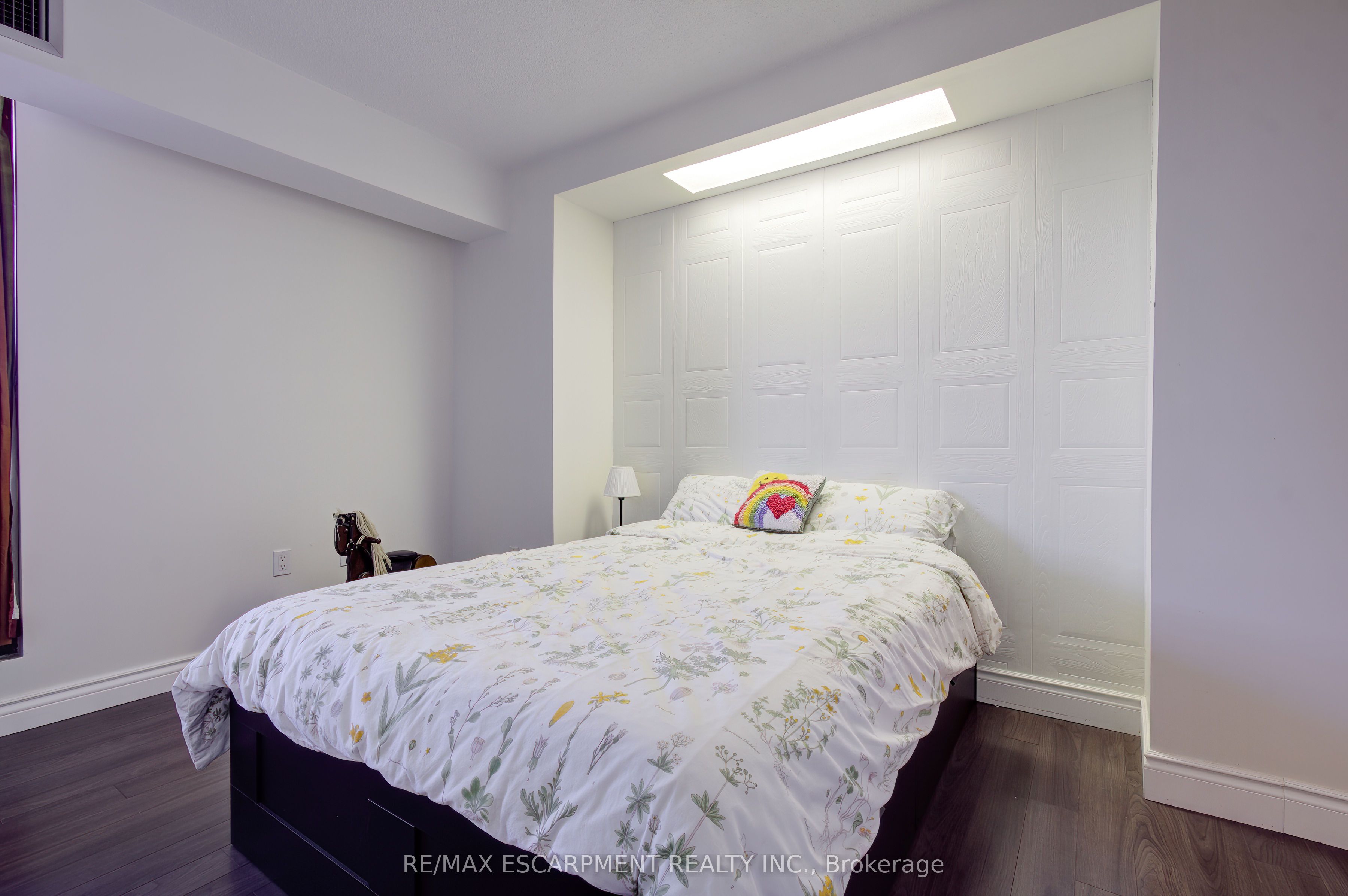 222 Jackson Street W 1406 Property Photo 29