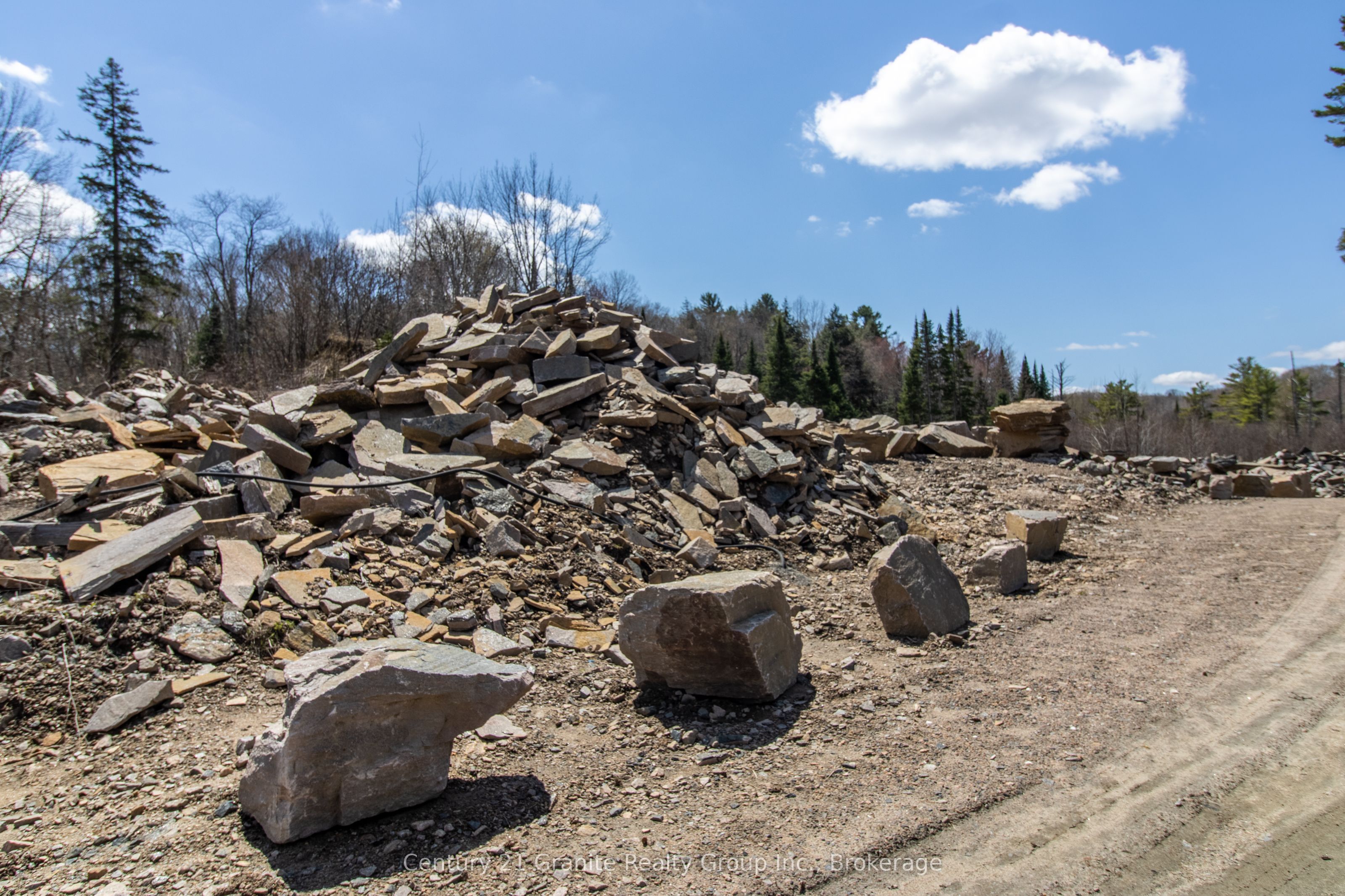 13495 Highway 35 Property Photo 5