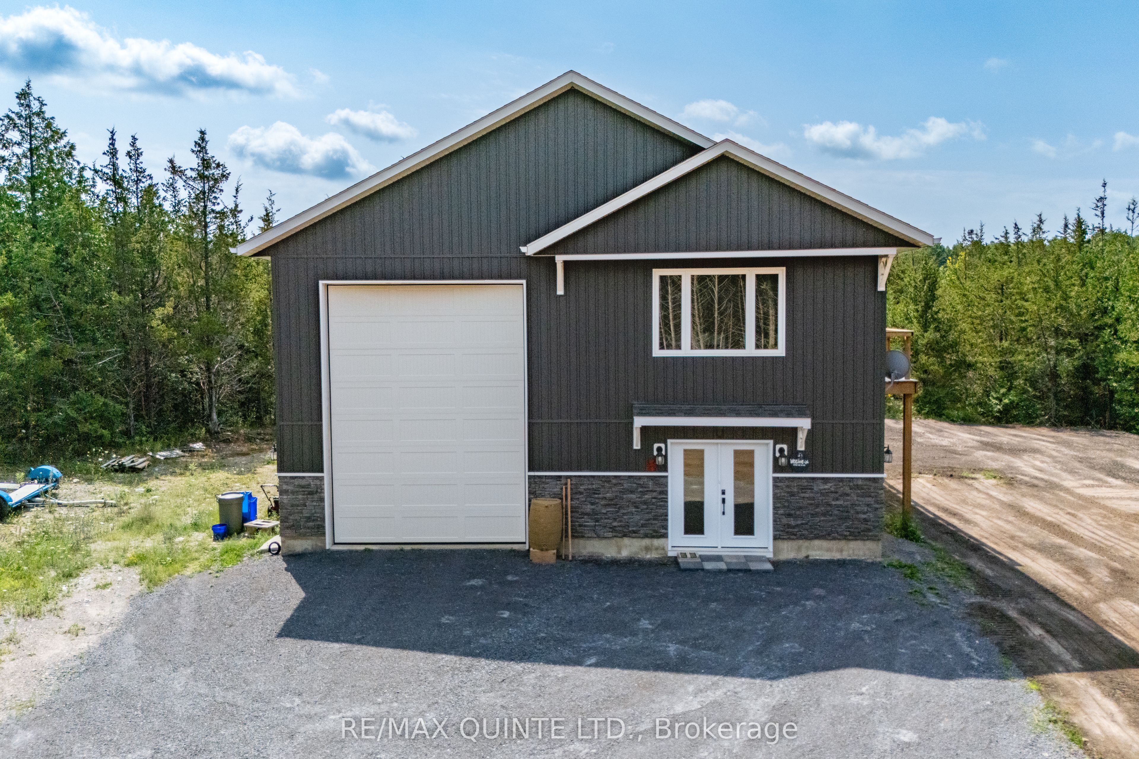 652 Shannon Road Property Photo