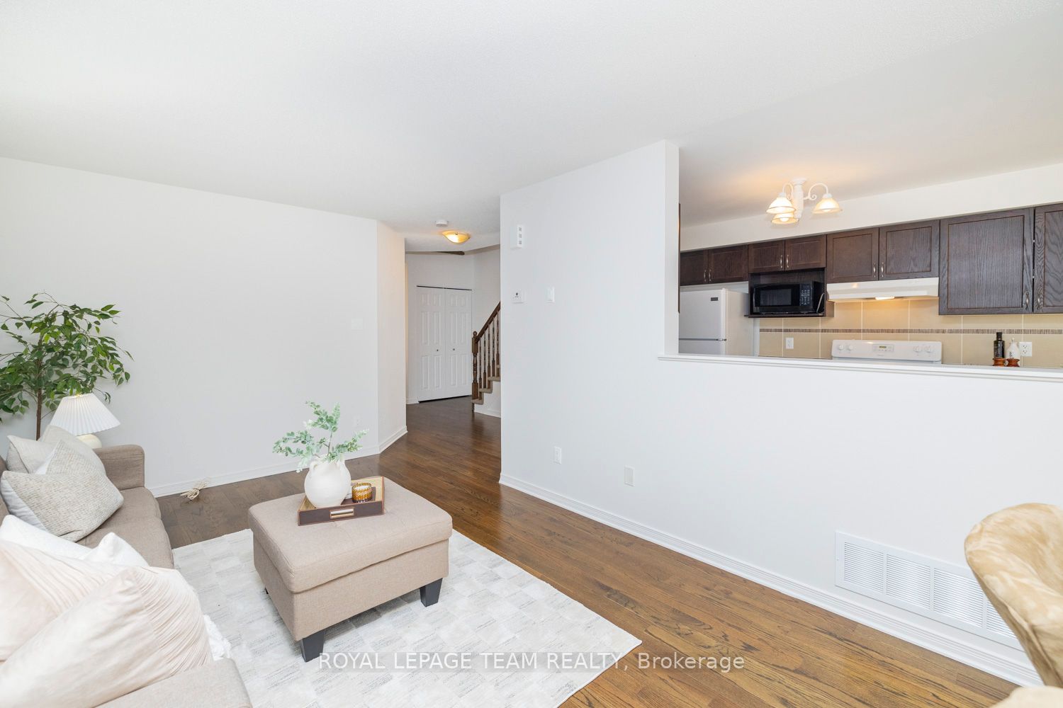 209 Macoun Circle Property Photo 8