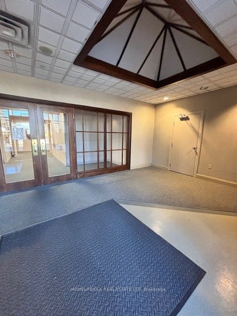 #103 - 100 Strowger Boulevard Property Photo 2