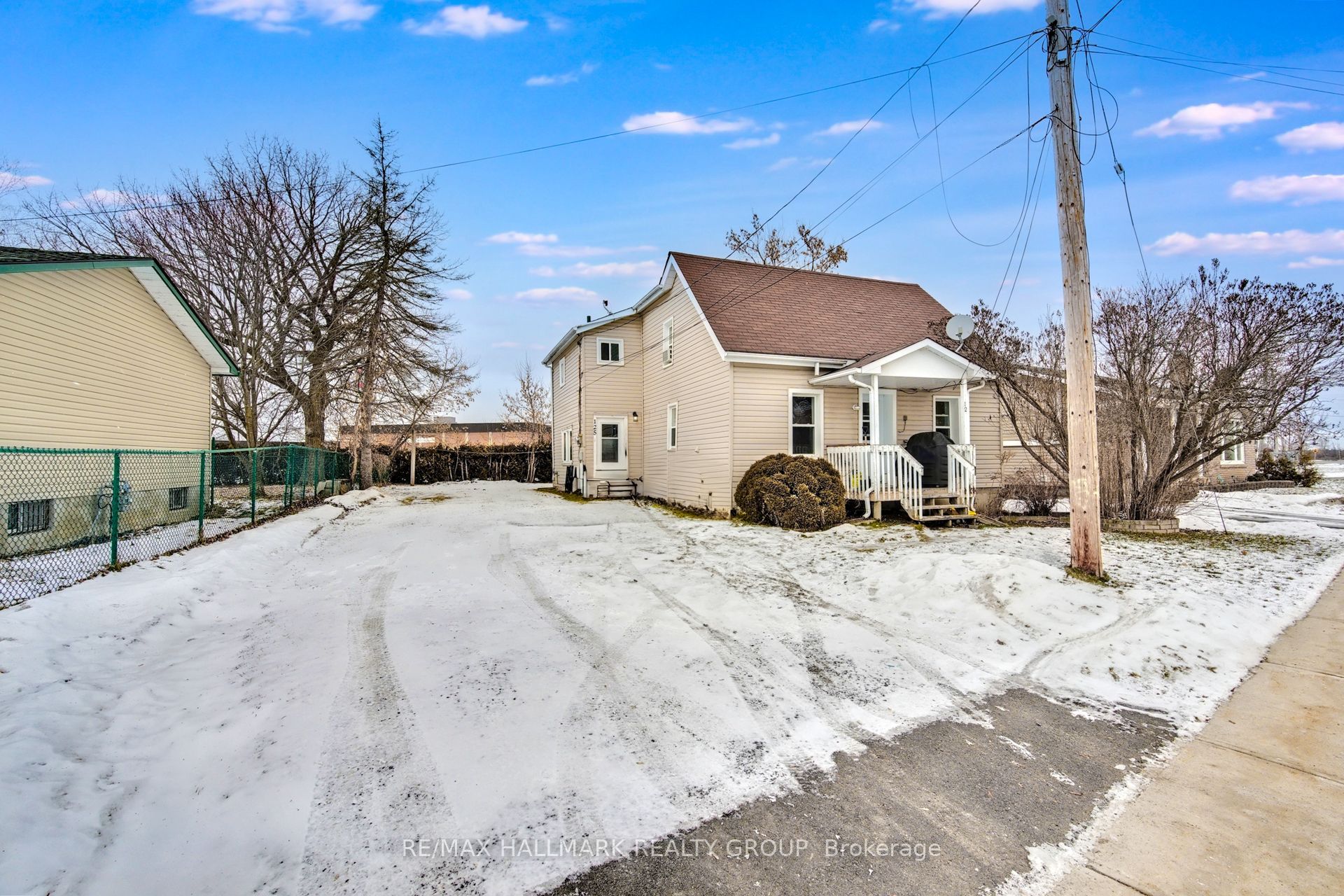125 & 127 Laurier Street Property Photo